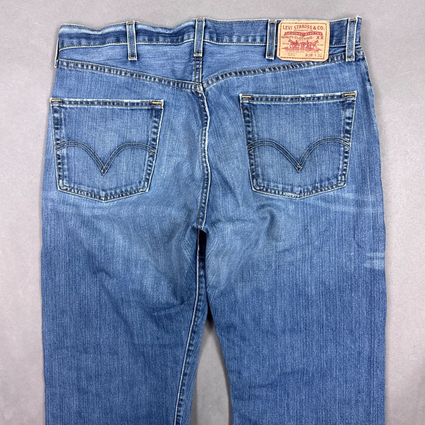 Levi's VINTAGE Levi's 501 Jeans Mens 38x32 Blue Denim Distressed Workwear Straight Pants Size US 38 / EU 54 - 7 Thumbnail