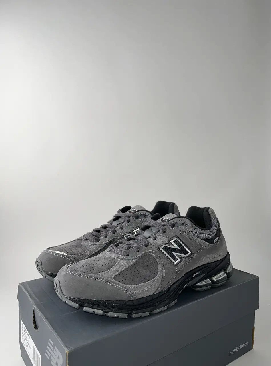 New Balance New Balance 2002R Size US 8.5 / EU 41-42 - 3 Thumbnail