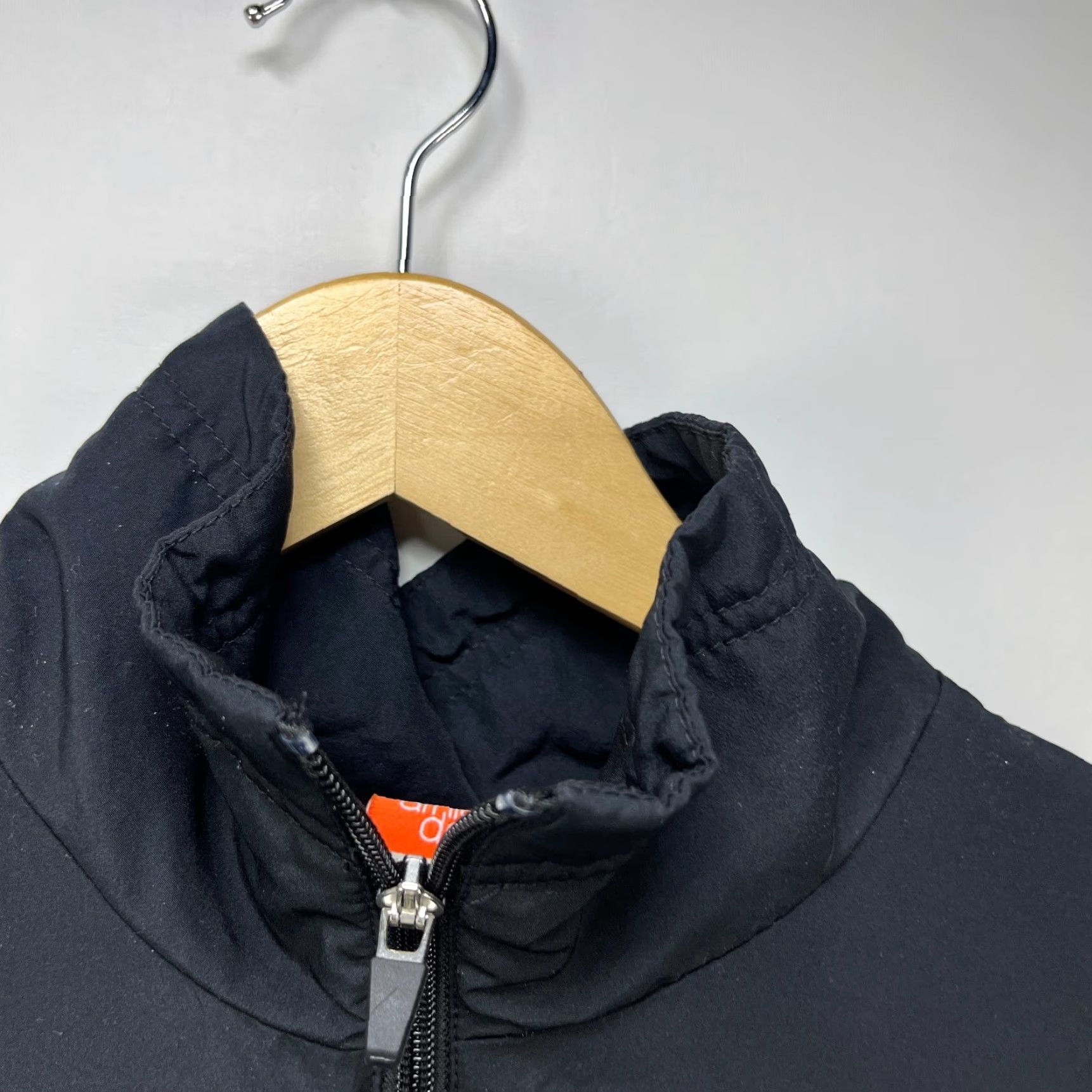 Nike VINTAGE Nike Swoosh Embroidered Windbreaker Jacket Womens XL Black Size XL / US 12-14 / IT 48-50 - 4 Thumbnail