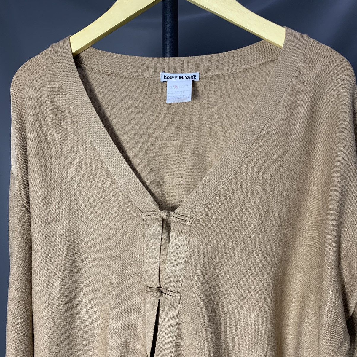 Issey Miyake × Japanese Brand × Pleats Please Issey Miyake RARE Vtg ISSEY MIYAKE Linen Button Cardigan Size US M / EU 48-50 / 2 - 2 Thumbnail