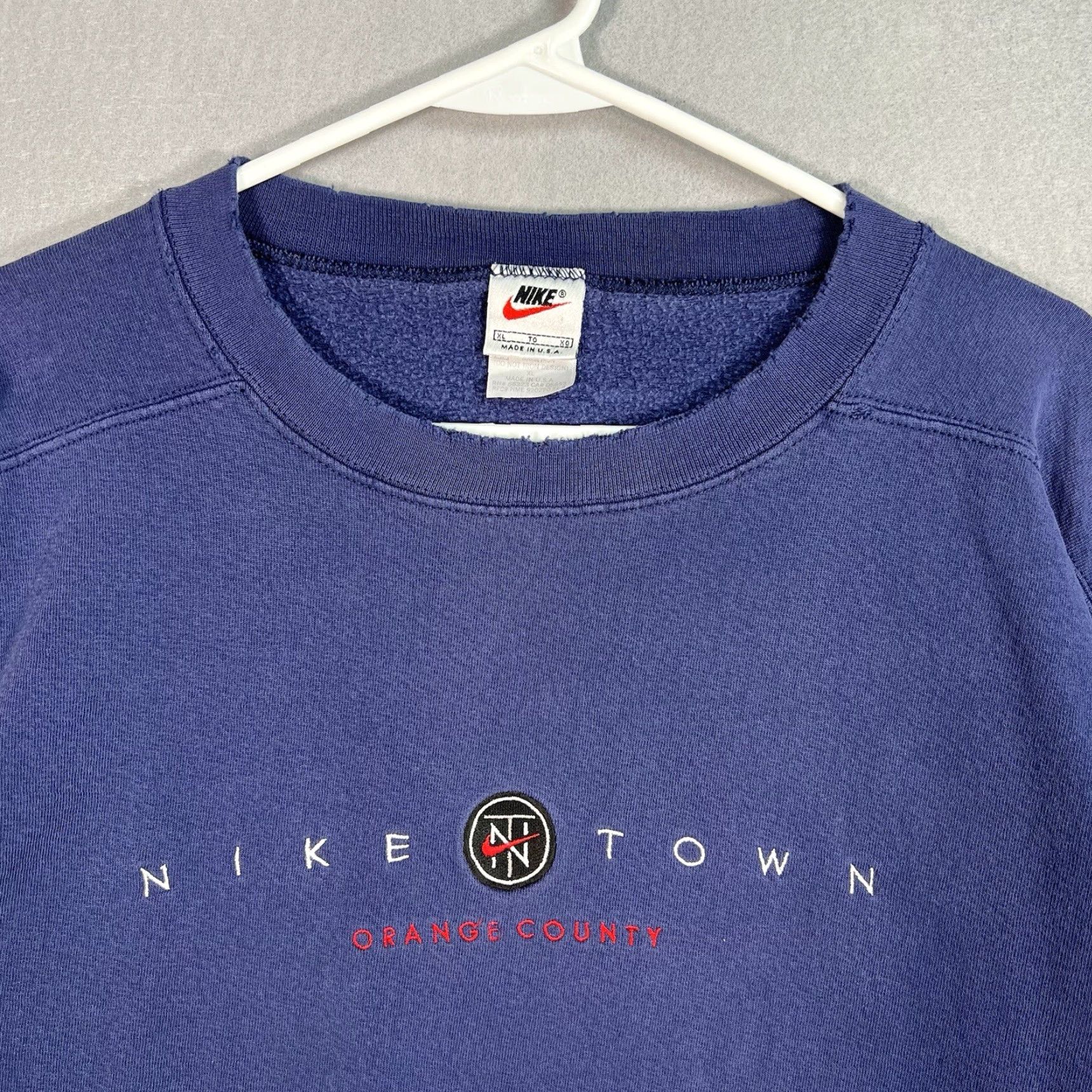 Nike VINTAGE Nike Town Orange County Sweatshirt 90s Adult XL Blue Cotton Blend Mens Size US XL / EU 56 / 4 - 4 Thumbnail