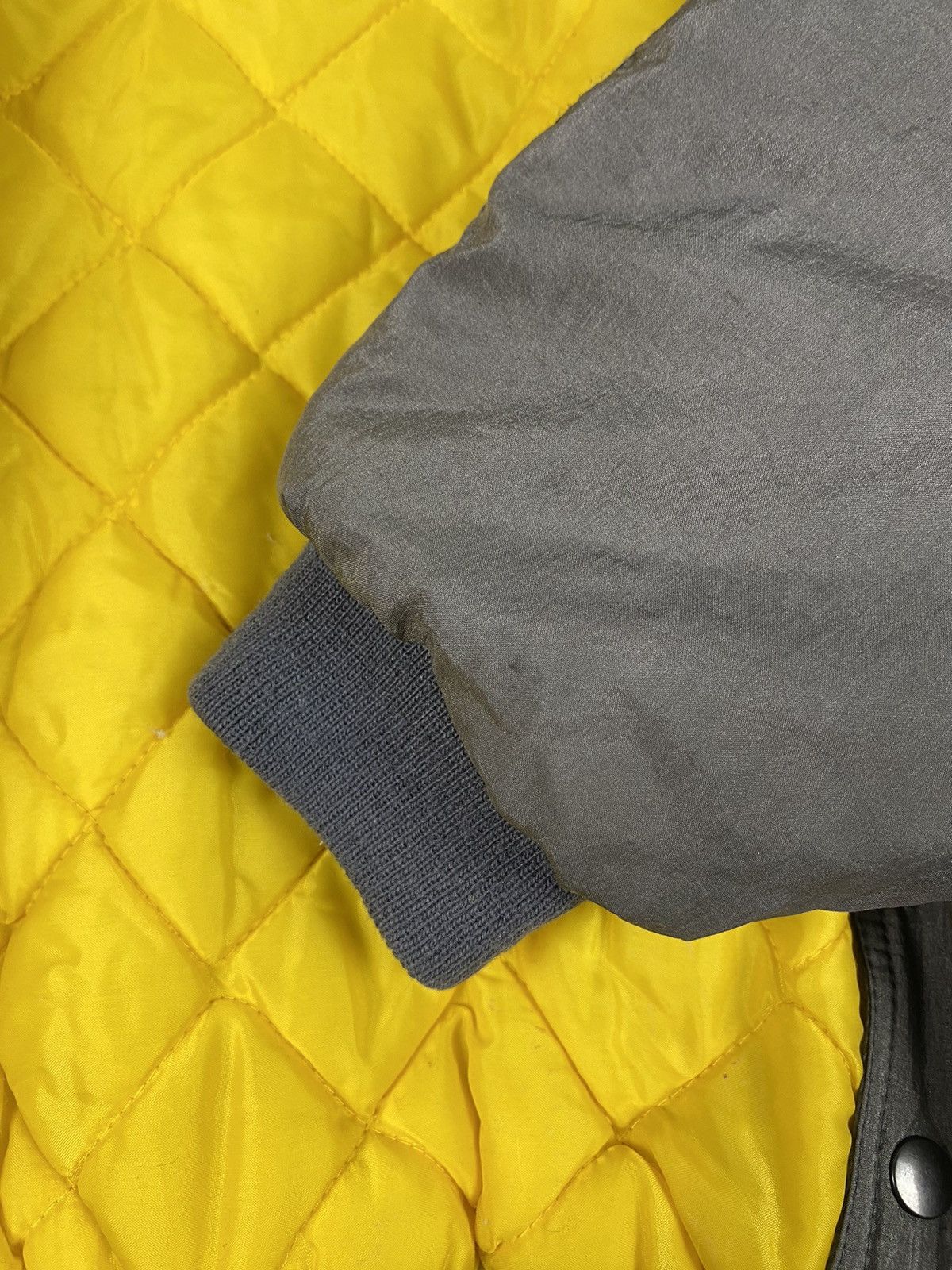 Vintage Vintage Quilted Nylon Bomber Jacket - Rare Yellow Lining Size US M / EU 48-50 / 2 - 11 Thumbnail
