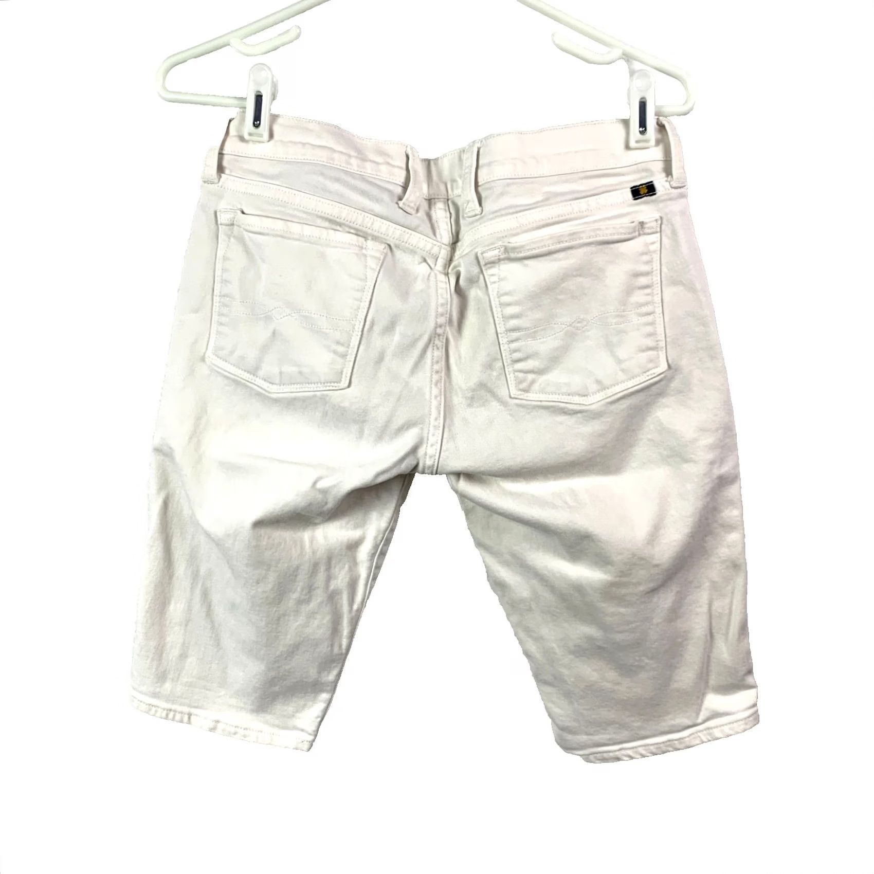 Lucky Brand Lucky Brand White Brigitte Bermuda Shorts 4/27 Women Shorts 29in Waist 12in Inseam White Cotton Spandex Pockets 70s Pedal Pusher Casual Size 27" / US 4 / IT 40 - 6 Thumbnail