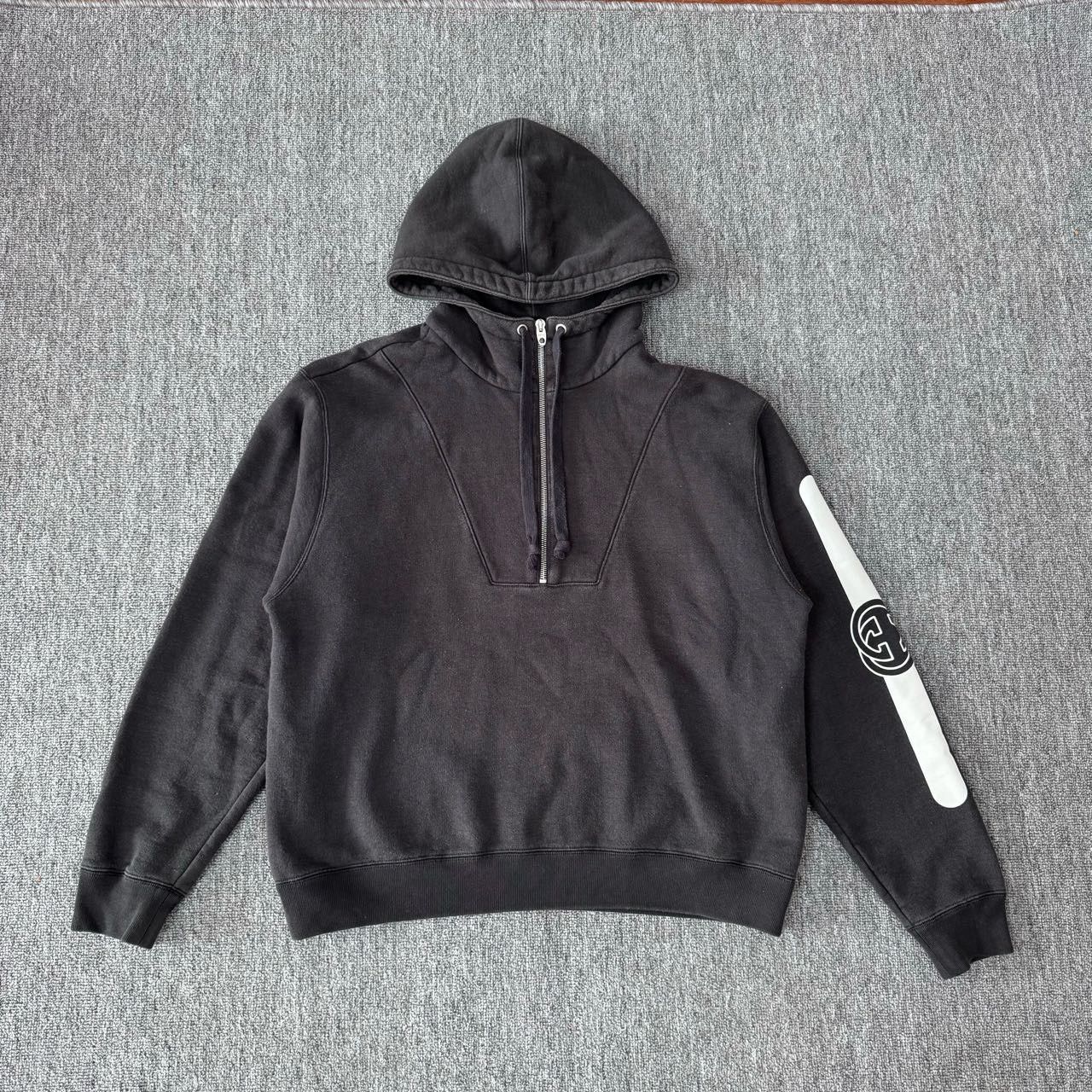 Gucci Gucci black arm belt logo half-zipper hoodie 2501-Nextarrow Size US S / EU 44-46 / 1 - 1 Thumbnail