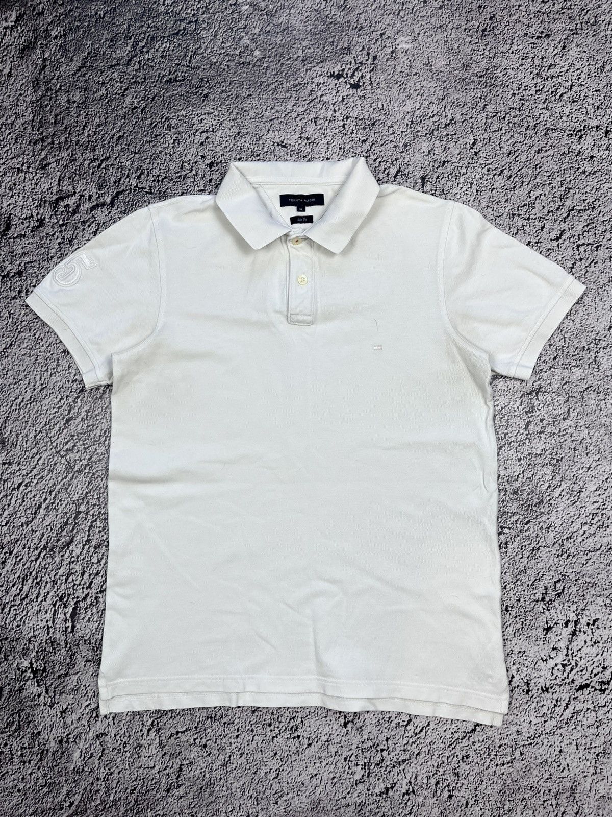 Tommy Hilfiger Vintage Y2K Tommy Hilfiger 85 logo white polo size XL Size US XL / EU 56 / 4 - 1 Thumbnail