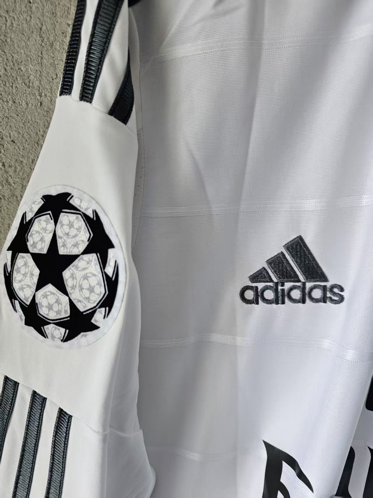 Other 2013 2014 Real Madrid #11 Gareth Bale Jersey Size US L / EU 52-54 / 3 - 4 Thumbnail