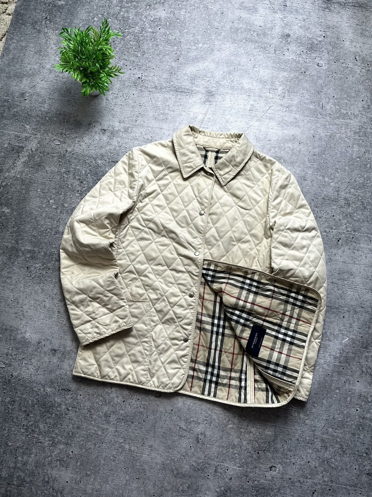 Burberry Vintage 90s Burberry Nova Check Quilt Luxury Jacket Size S / US 4 / IT 40 - 2 Thumbnail