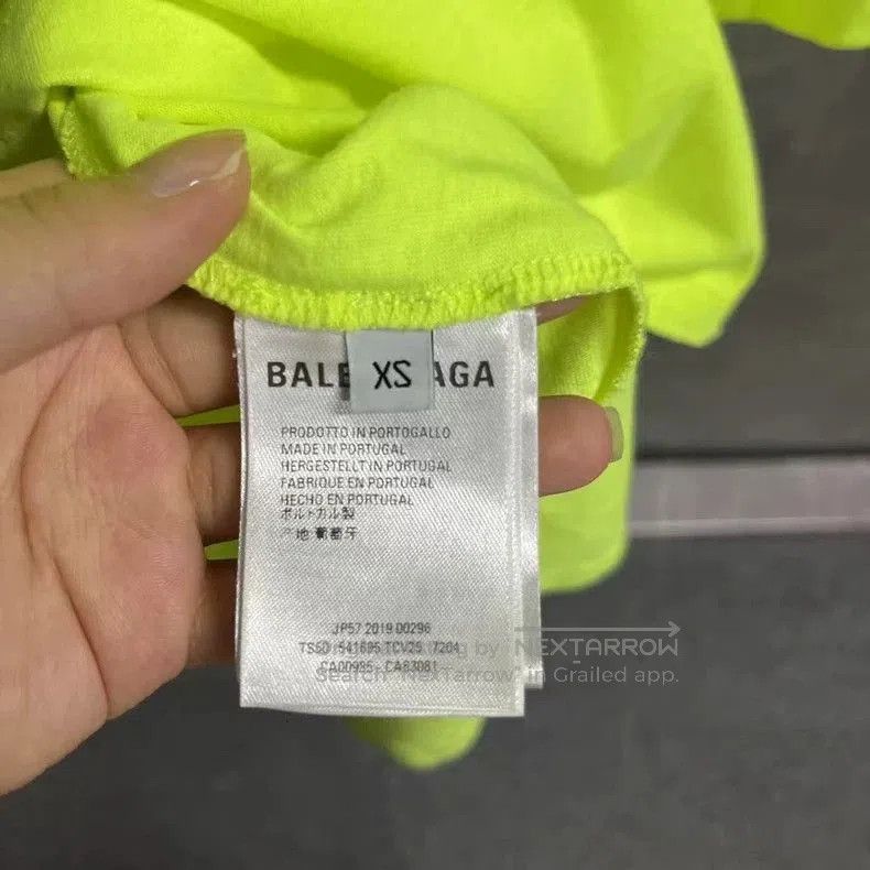 Balenciaga Balenciaga Yellow Chest Print T-shirt. Size US XS / EU 42 / 0 - 3 Thumbnail