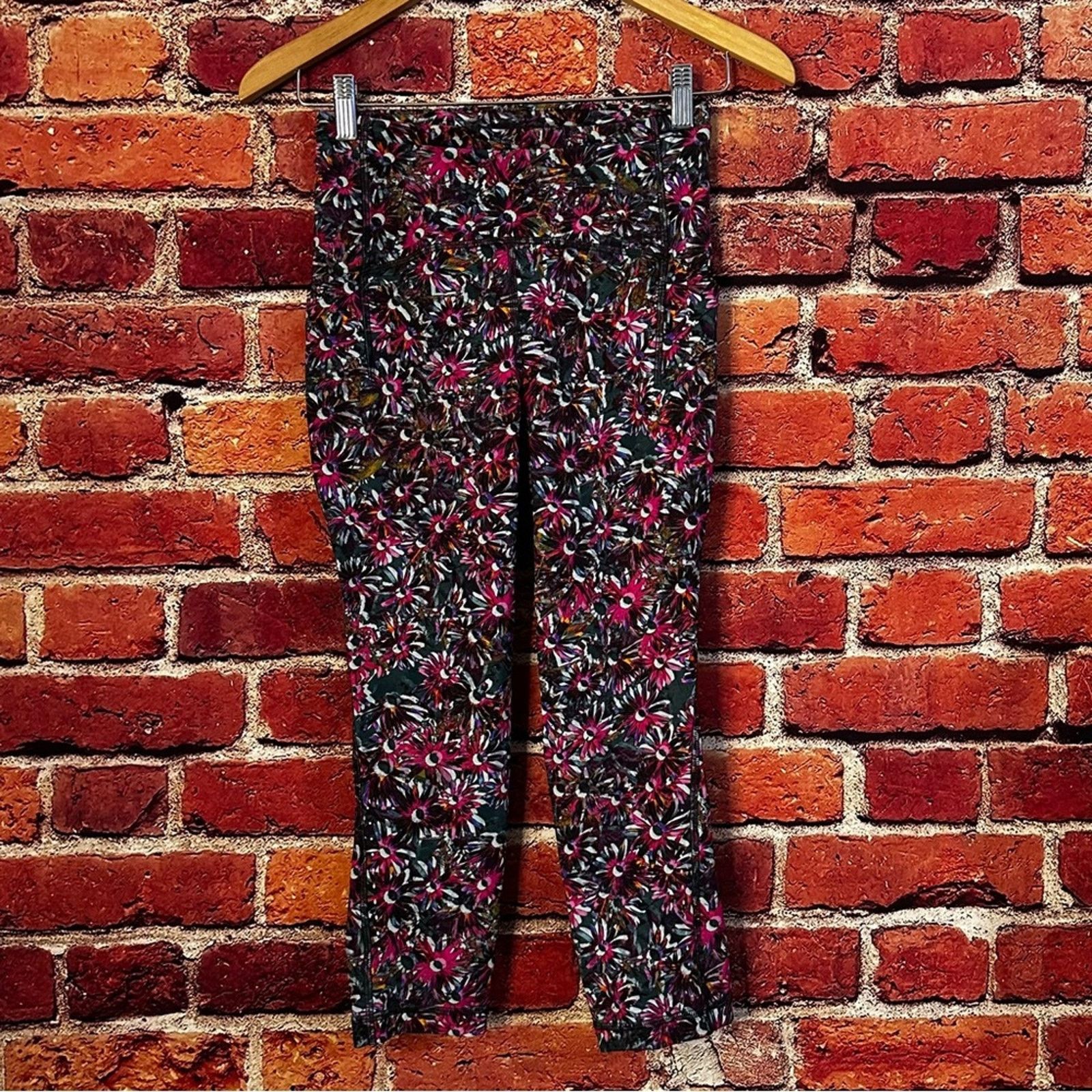 Lululemon Lululemon leggings size 4 Size 27" / US 4 / IT 40 - 1 Thumbnail