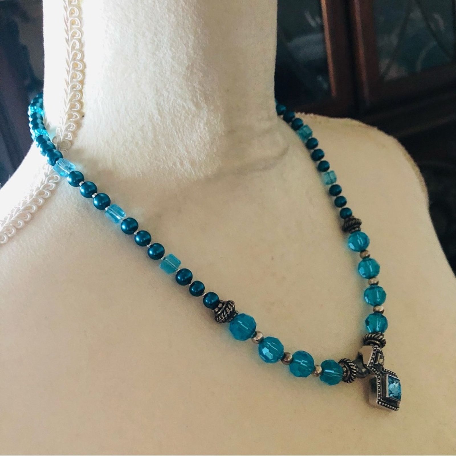 Handmade Handcrafted repurpose faceted blue crystal pendant necklace Size ONE SIZE - 4 Thumbnail