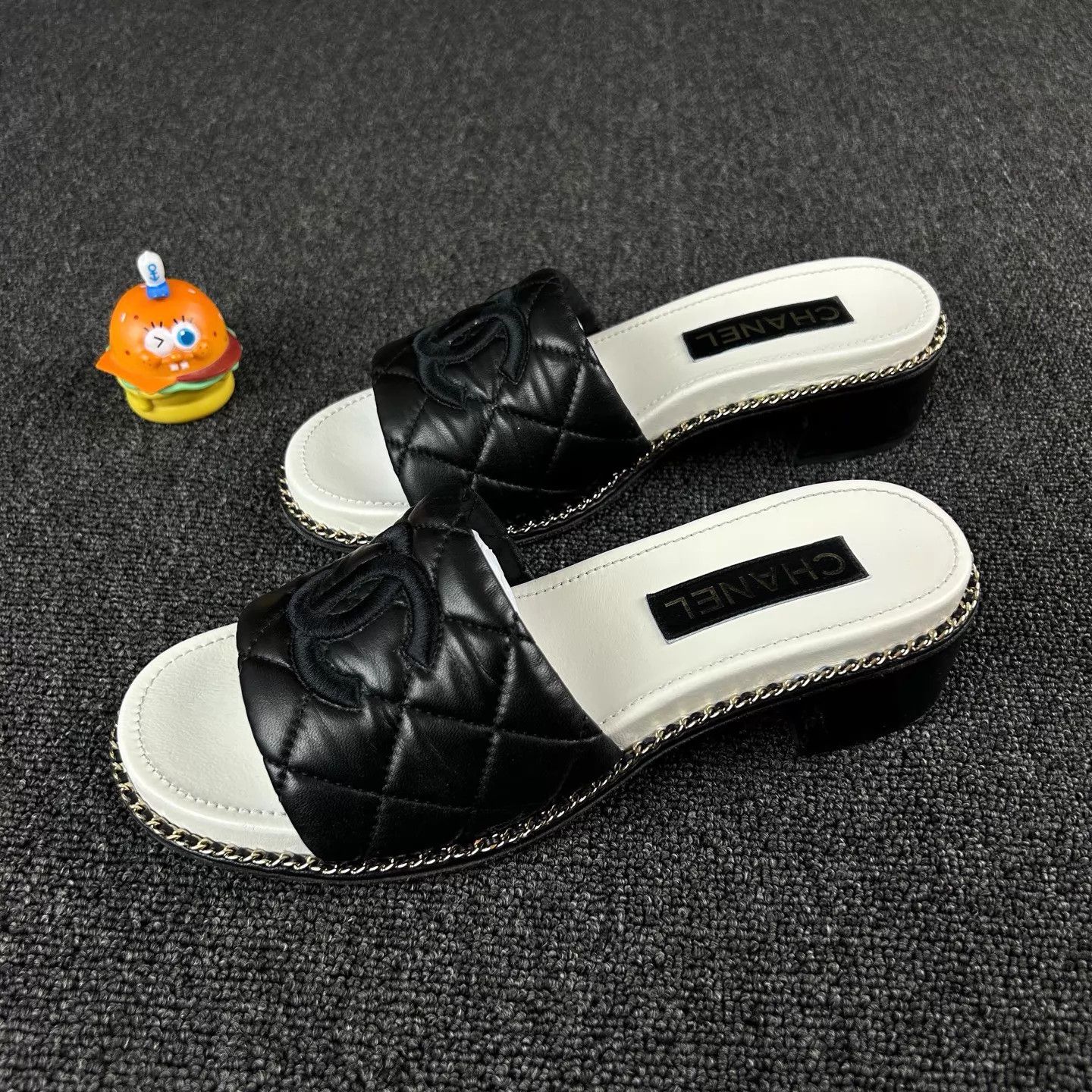 Chanel Chanel Black & White Color Blocked Heel Slippers 38.5 Size US 8 / IT 38 - 1 Thumbnail