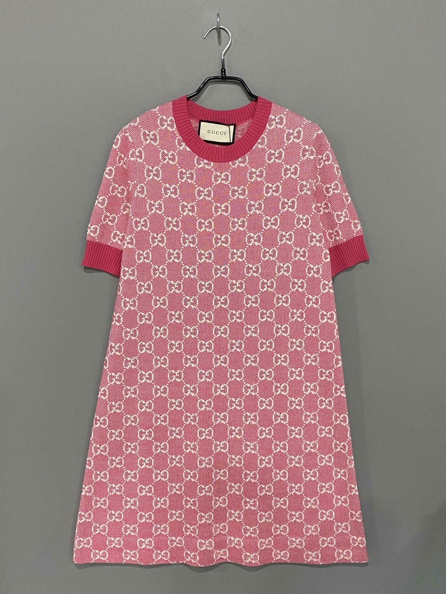 Gucci Gucci Retro Pink Dress M Women Size M / US 6-8 / IT 42-44 - 1 Thumbnail