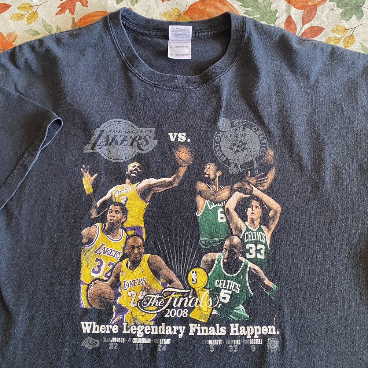 Gildan LA Lakers vs Boston Celtics NBA Finals 2008 2XL Kobe Magic Size US XL / EU 56 / 4 - 1 Thumbnail