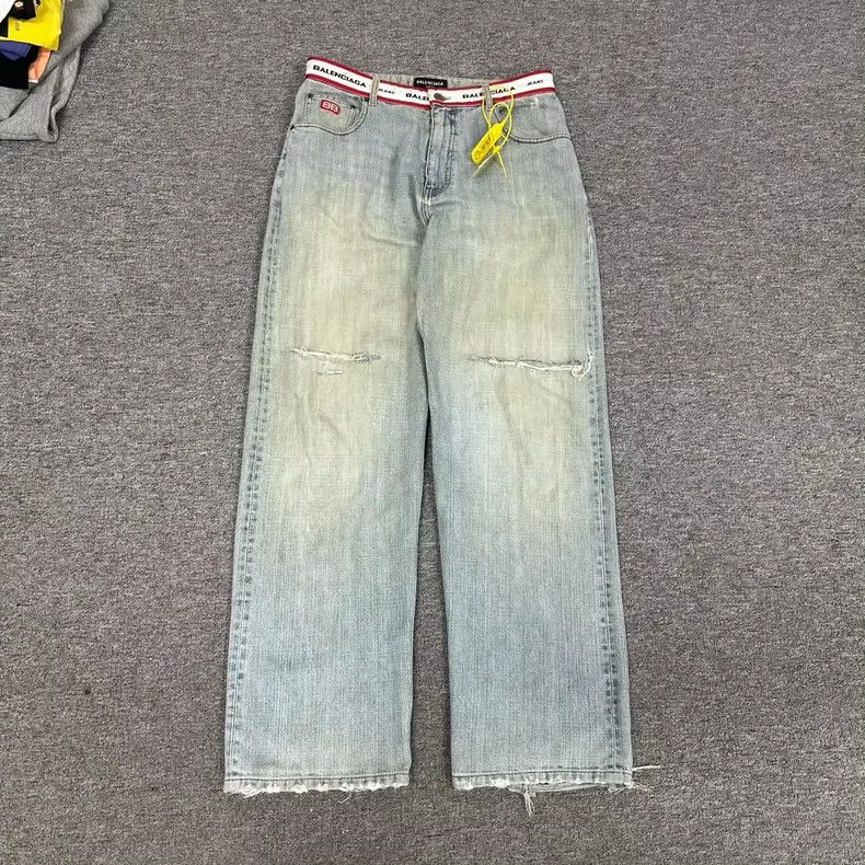 Balenciaga Balenciaga Logo Distressed Denim Jeans - dmc Size US 30 / EU 46 - 1 Thumbnail