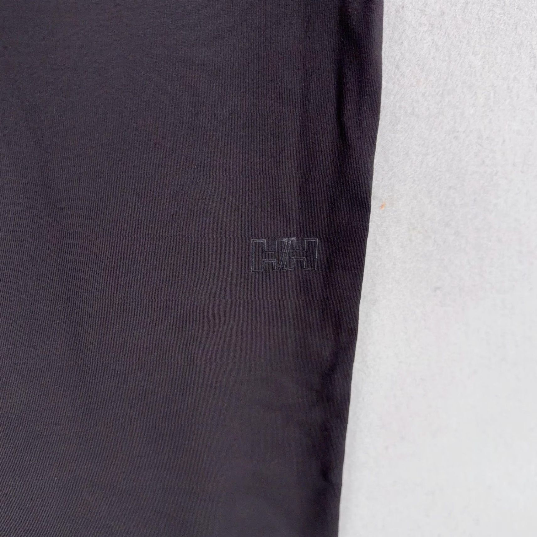 Helly Hansen Helly Hansen Pants Womens XS Gray Training High Rise Foldover Waist Pockets Track Pants Athletic Short/Long? No—keep exact words. Size 26" / US 2 / IT 38 - 3 Thumbnail