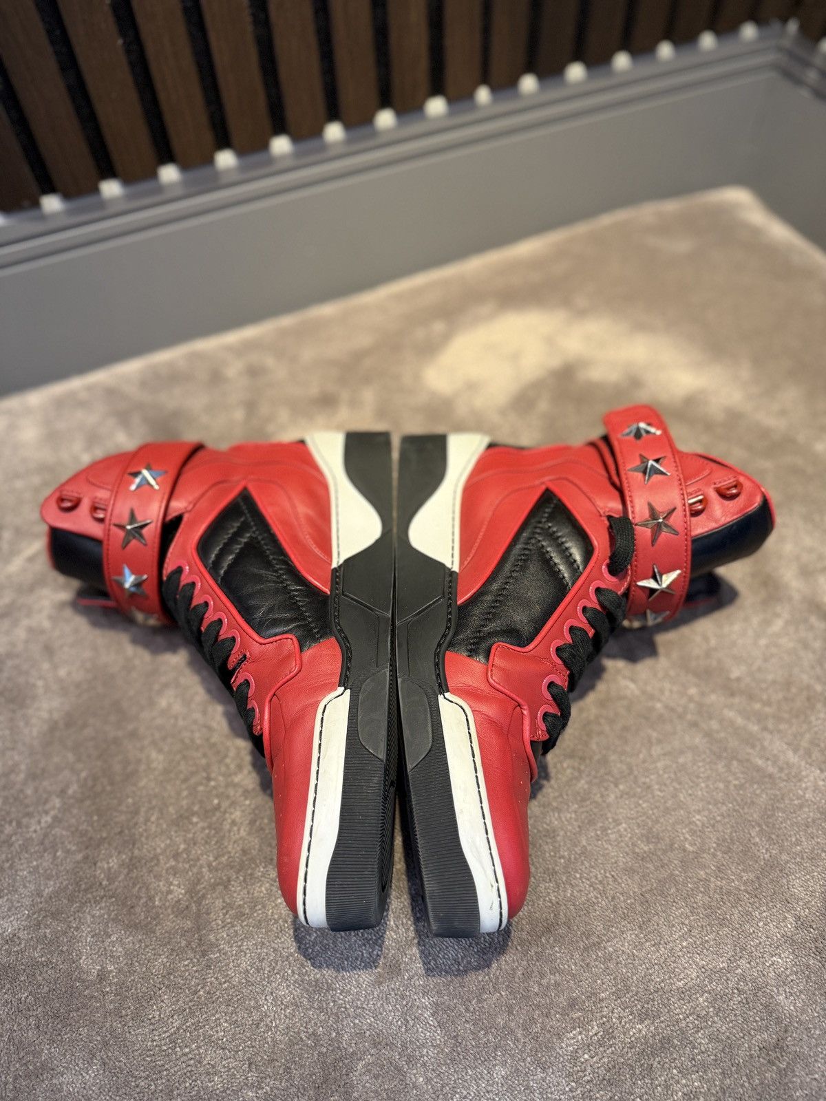 Givenchy GIVENCHY TYSON STAR RED HIGH TOP LEATHER SNEAKERS Size US 10 / EU 43 - 15 Thumbnail