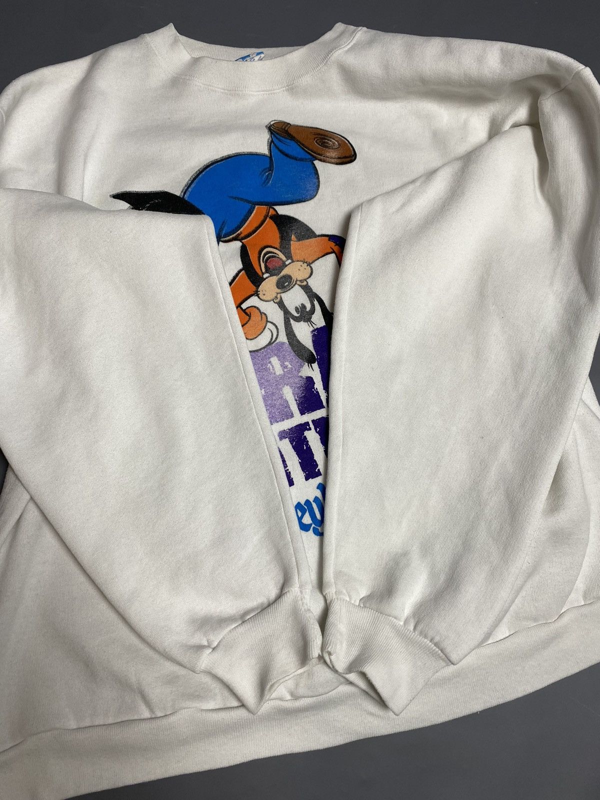 Disney 90s Disneyland Grad Nite Goofy Sweatshirt USA One Size White Size US M / EU 48-50 / 2 - 7 Thumbnail