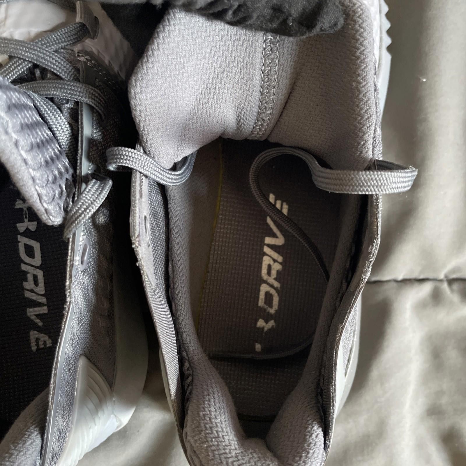 Under Armour Under Armour Unisex Drive 4 Low Gray 3000086-110 SZ 9M Size US 9 / EU 42 - 6 Thumbnail