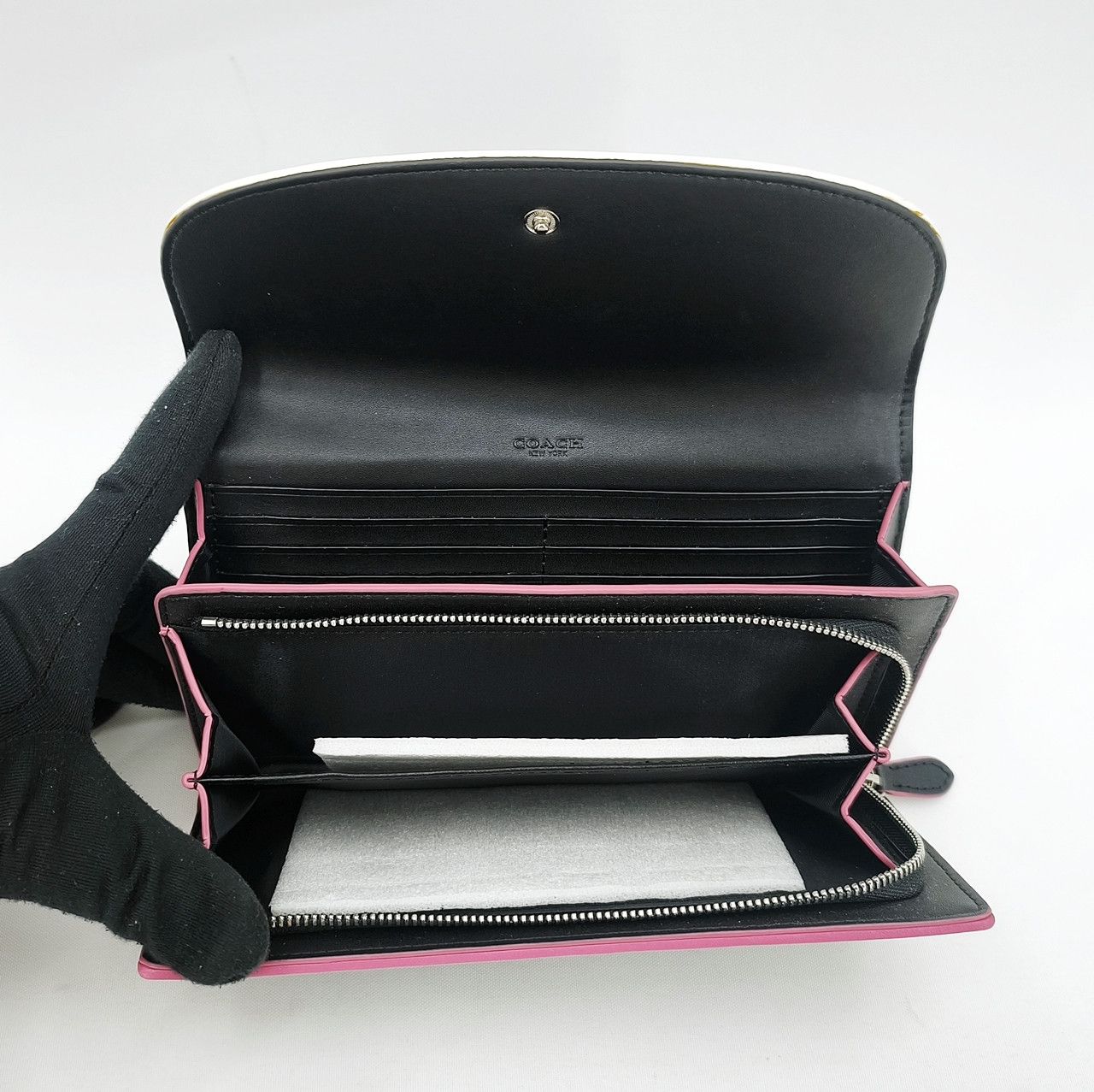 Coach original COACH black with pink trim long wallet like new Size ONE SIZE - 4 Thumbnail