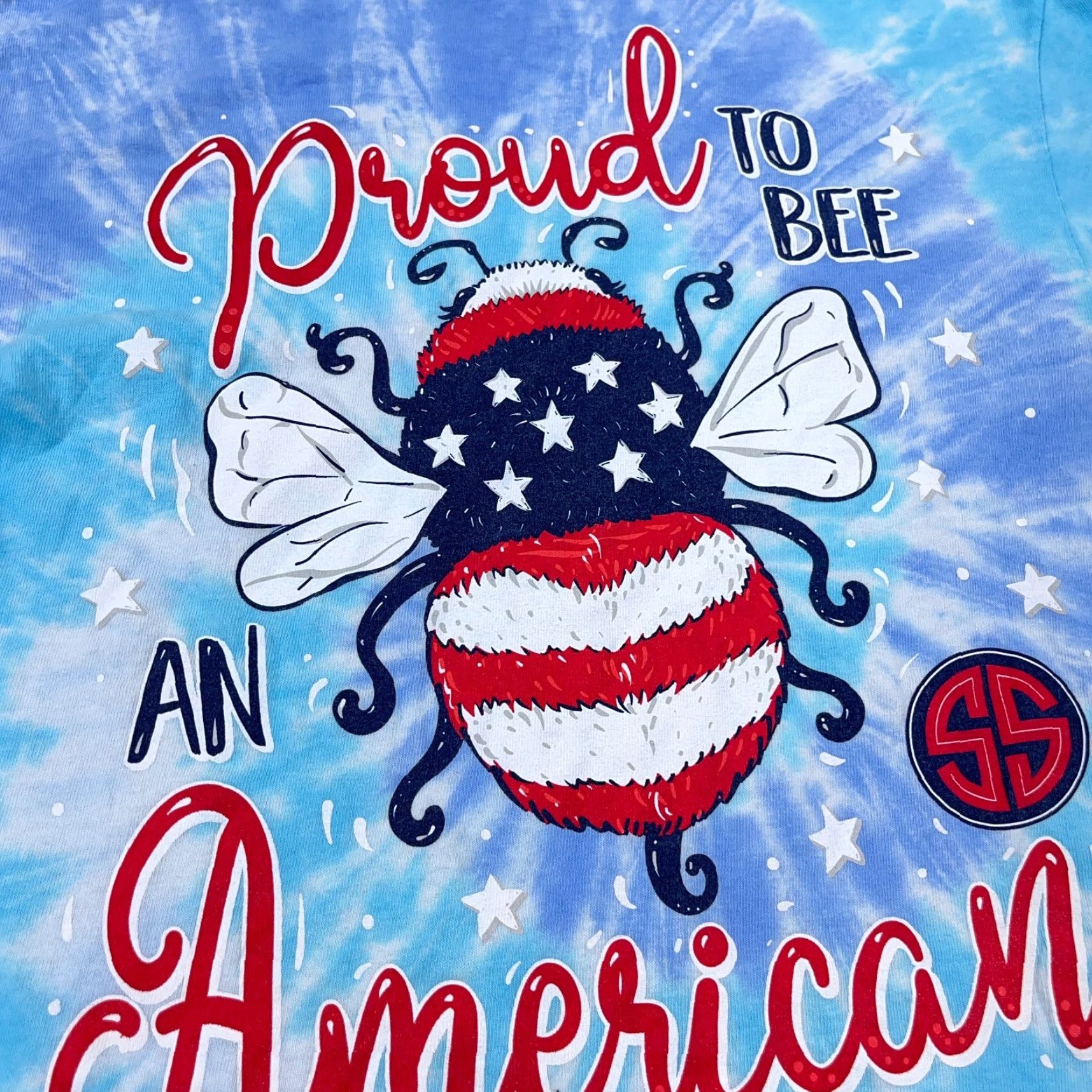 Vintage Simply Southern Women's Medium Blue Tie Dye T-Shirt with Bumble Bee & American Flag Graphic Size M / US 6-8 / IT 42-44 - 3 Thumbnail