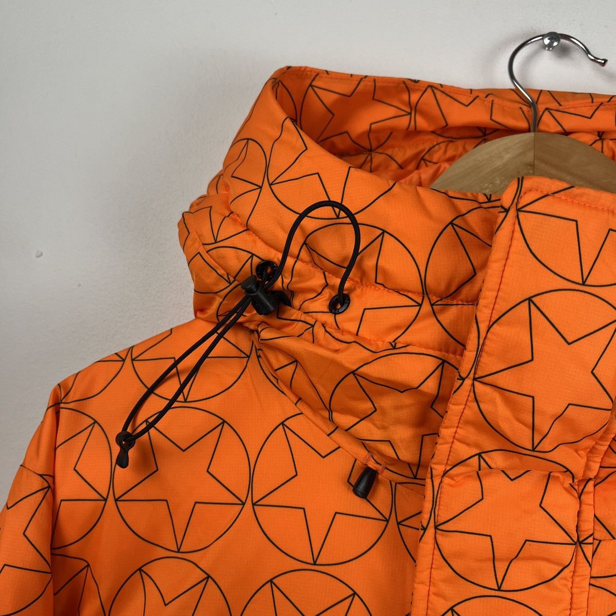 Pleasures Puma x Pleasuers Hood Jacket Primaloft Orange Star Y2K Down Size US L / EU 52-54 / 3 - 9 Thumbnail