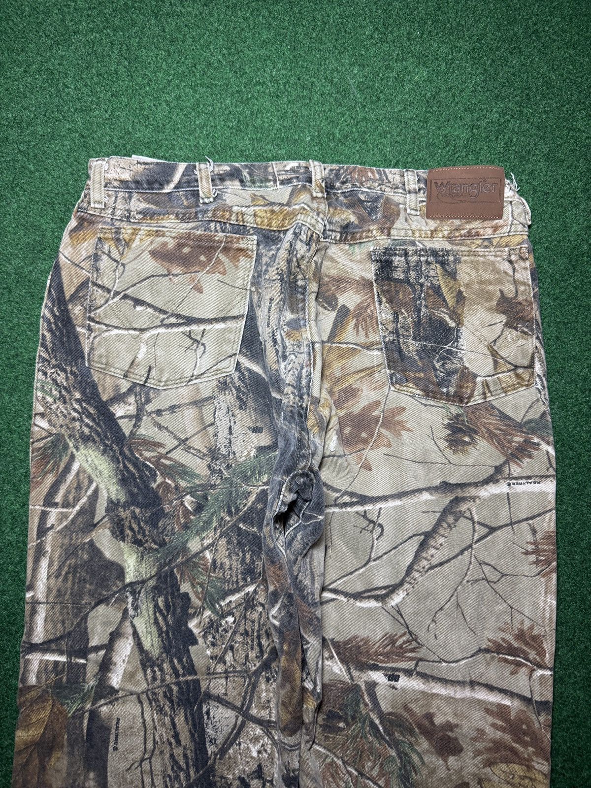 Wrangler Vtg Y2K Wrangler Realtree Baggy Skater Hip Hop Camo Pants Size US 37 - 2 Thumbnail