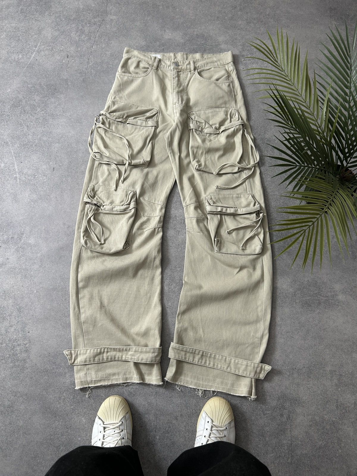 Zara Zara Bondage Multi-pocket cargo pants y2k Size US 34 / EU 50 - 1 Thumbnail