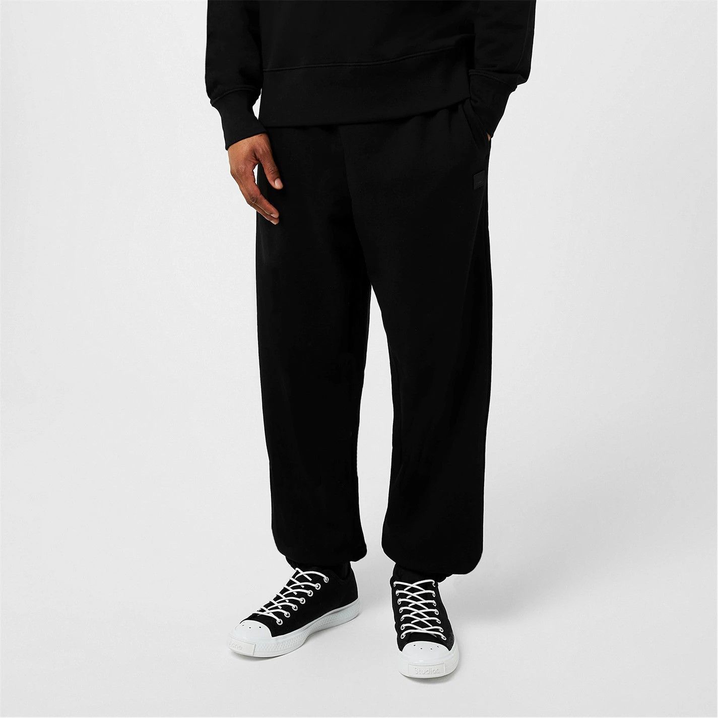 Acne Studios o1g2r1mq0825 Face Logo Sweatpants & Joggers in Black Size US 38 / EU 54 - 2 Thumbnail