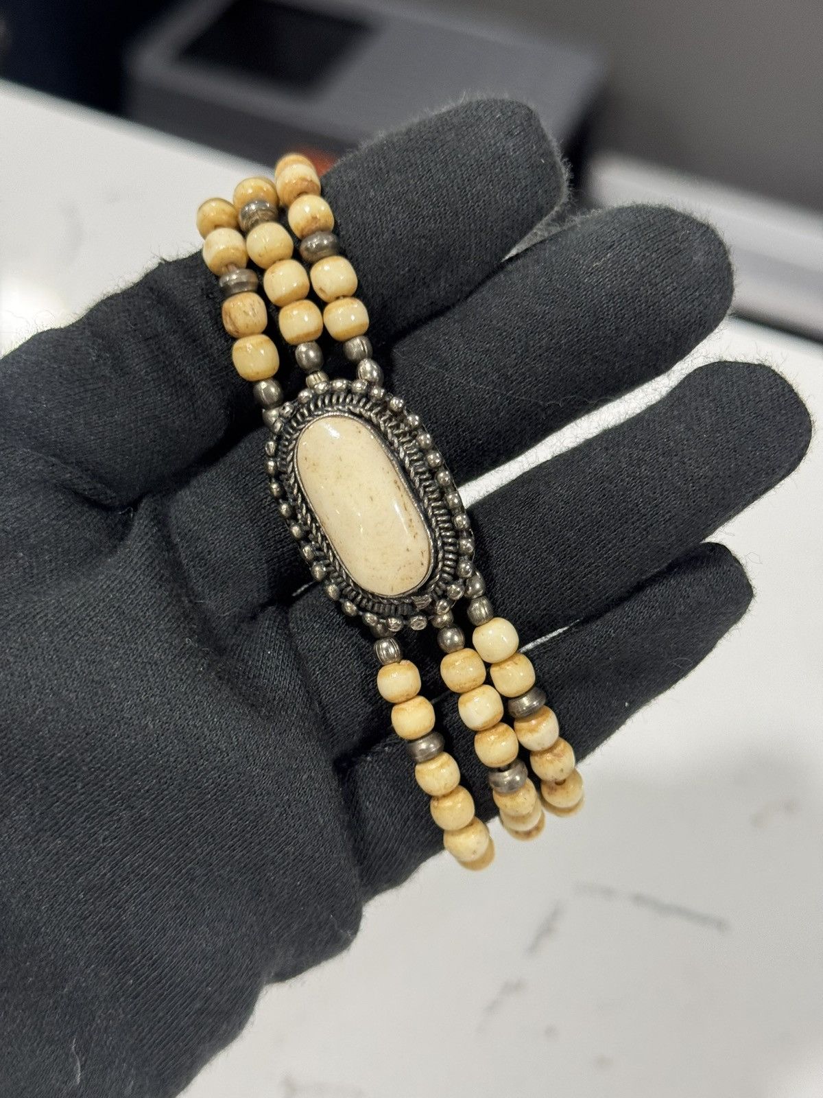 Jewelry Vintage bone beads and silver tone metal bracelet Size ONE SIZE - 1 Thumbnail