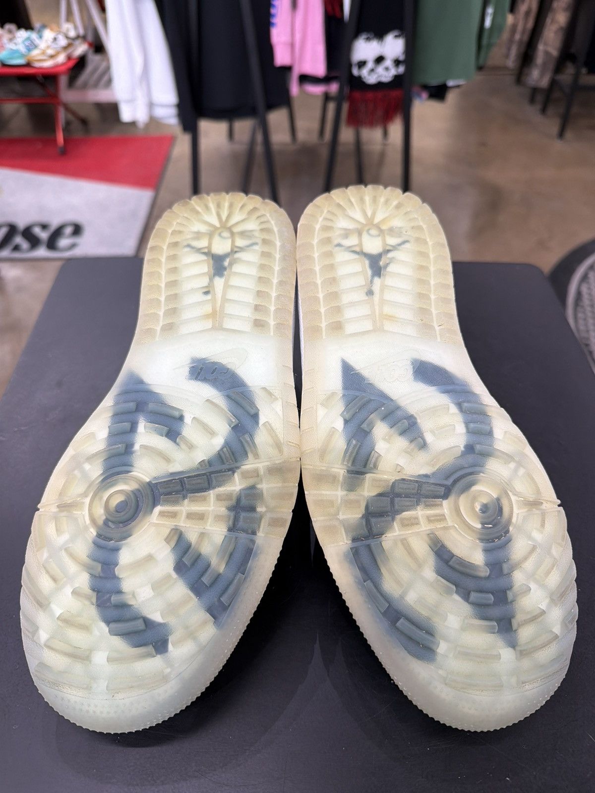 Jordan Brand Jordan 1 Low Golf Gift Giving Pack Size 8.5 (2023) Size US 8.5 / EU 41-42 - 9 Thumbnail