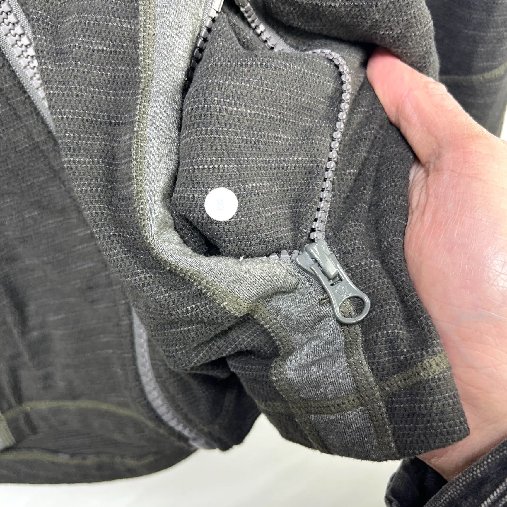 Lululemon Lululemon Define Jacket Size 8 Zip Up Dark Gray Size M / US 6-8 / IT 42-44 - 5 Thumbnail