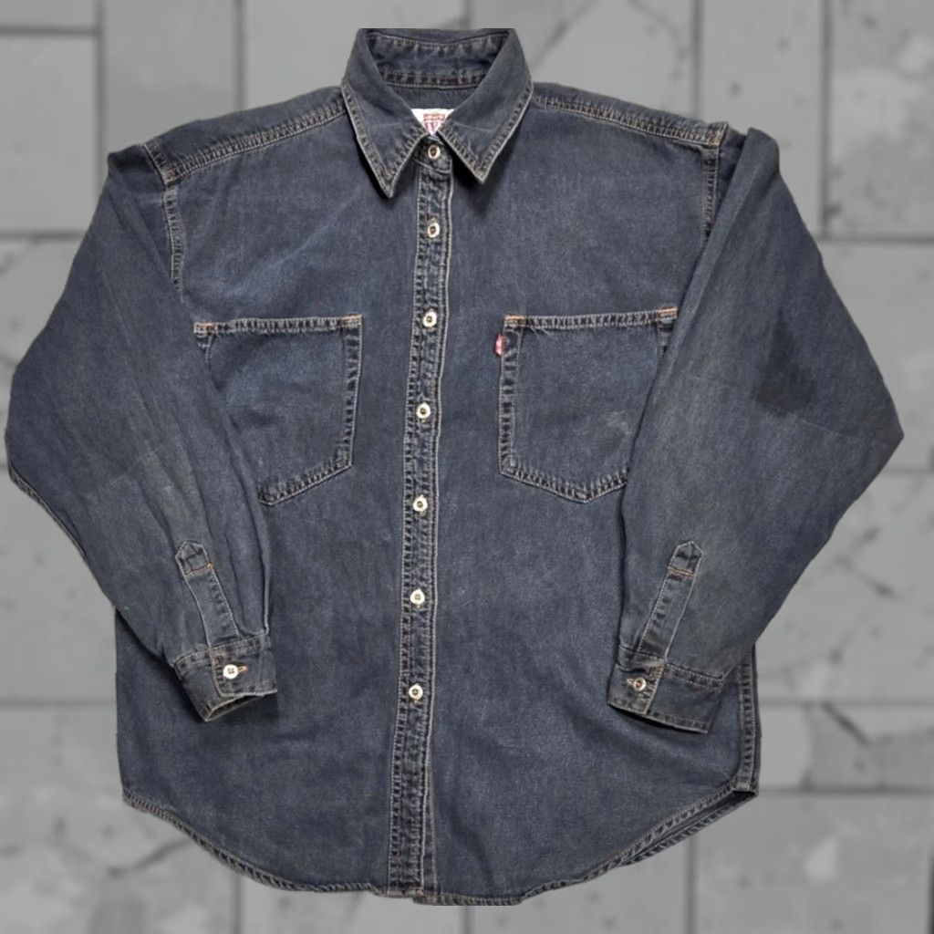 VINTAGE Levi's Denim Button-Up Shirt Womens M Gray 90s Western Casual Pockets Front Embroidered Button Down Shirt Womens