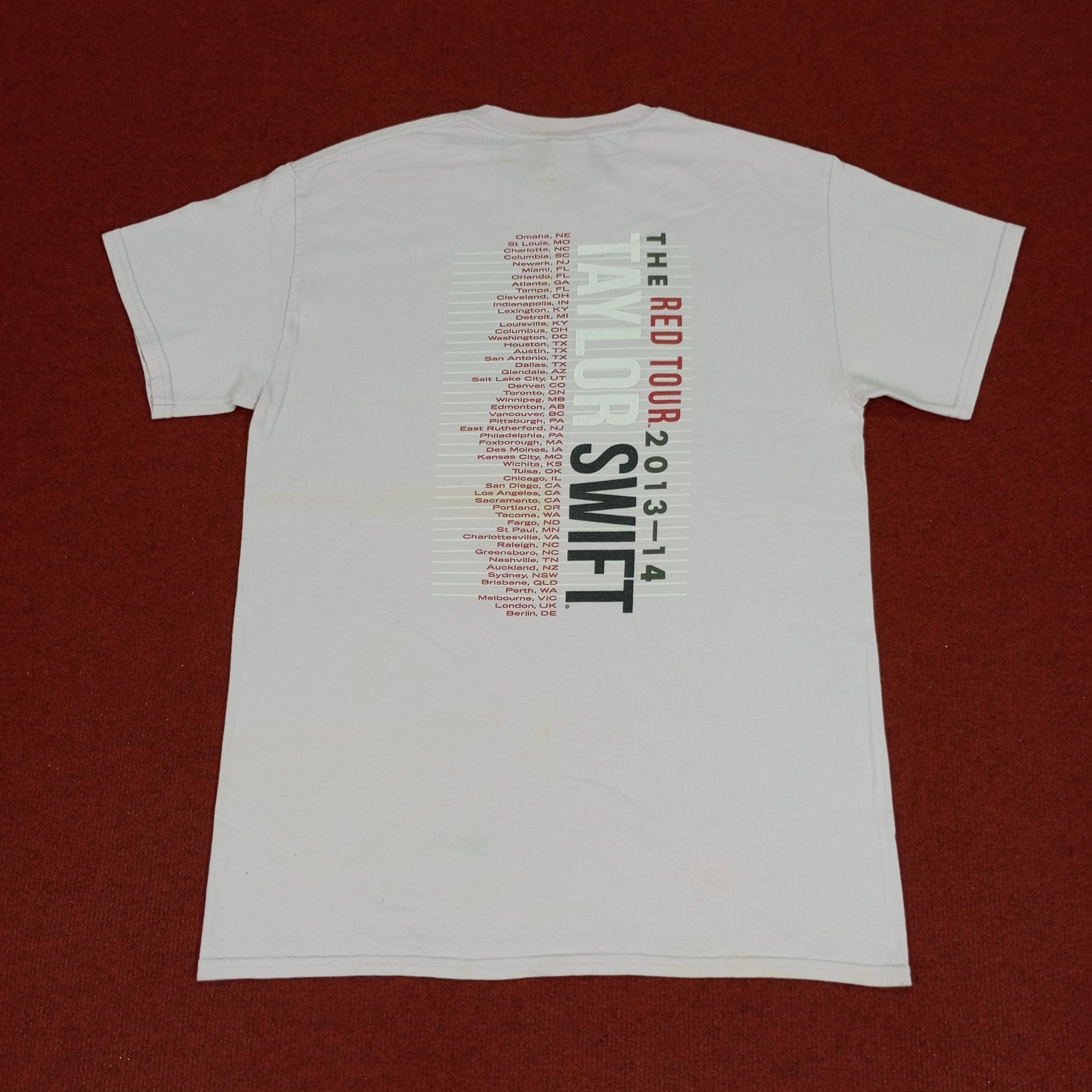 Band Tees × Vintage Taylor Swift Singer Music Red Tour Tshirt Size US M / EU 48-50 / 2 - 3 Thumbnail
