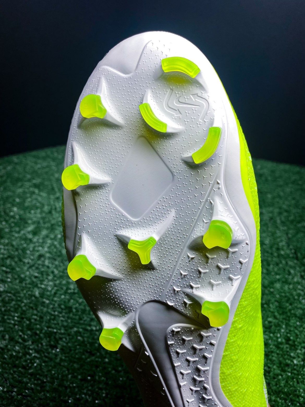 Nike Nike Phantom Vision Elite Football Boots Size US 13 / EU 46 - 9 Thumbnail