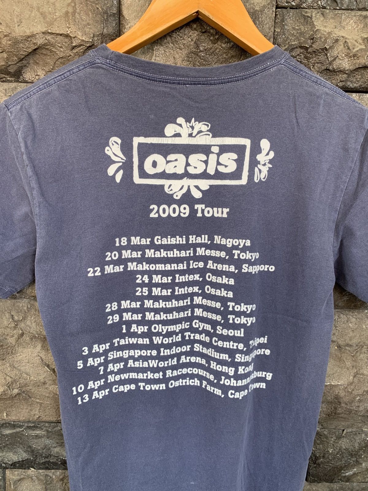 Band Tees Vintage Oasis Tour Rock Band T shirt Size US S / EU 44-46 / 1 - 6 Thumbnail