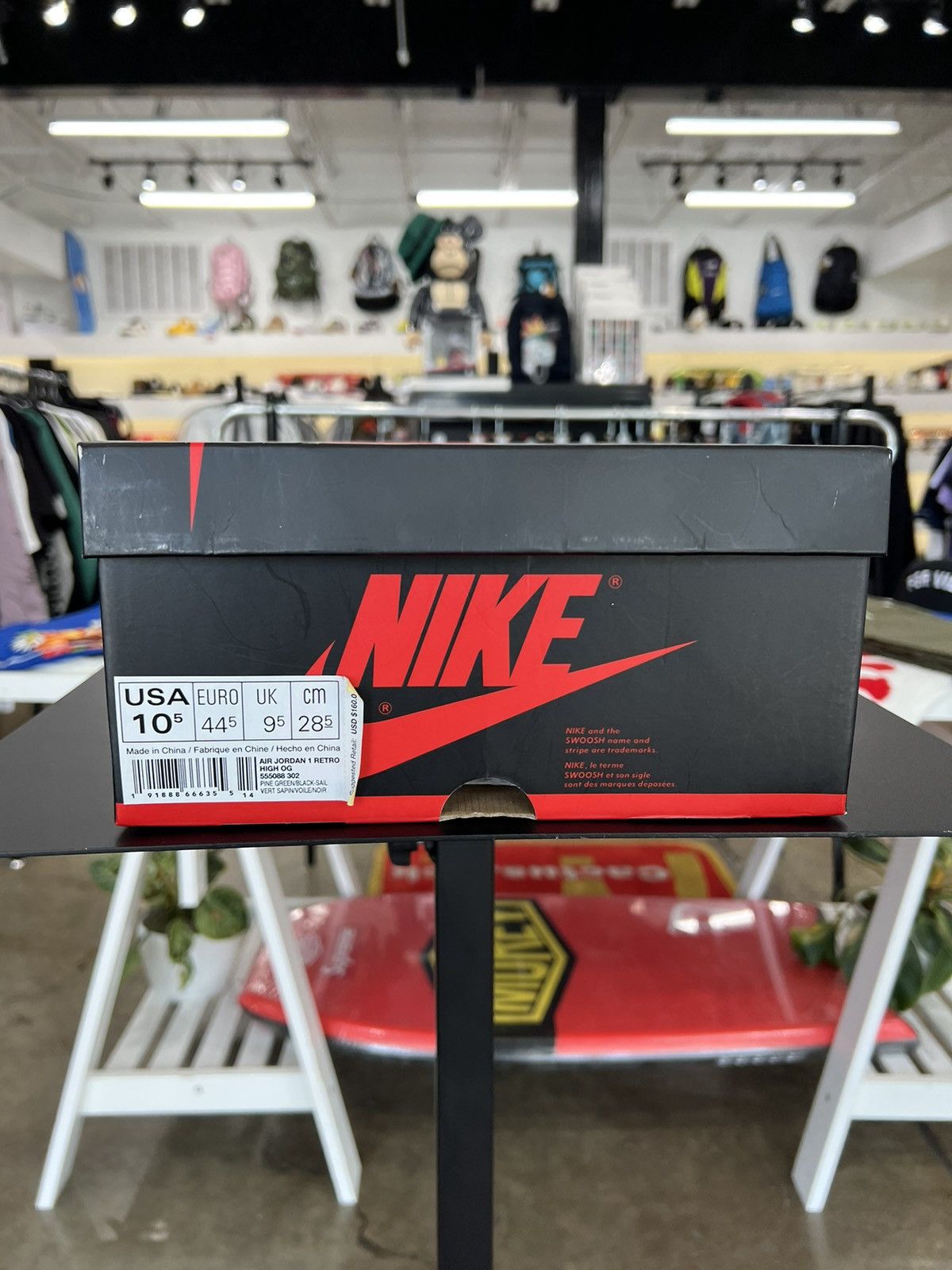 Jordan Brand × Nike Jordan 1 Retro High Pine Green 2018 Size US 10.5 / EU 43-44 - 12 Thumbnail