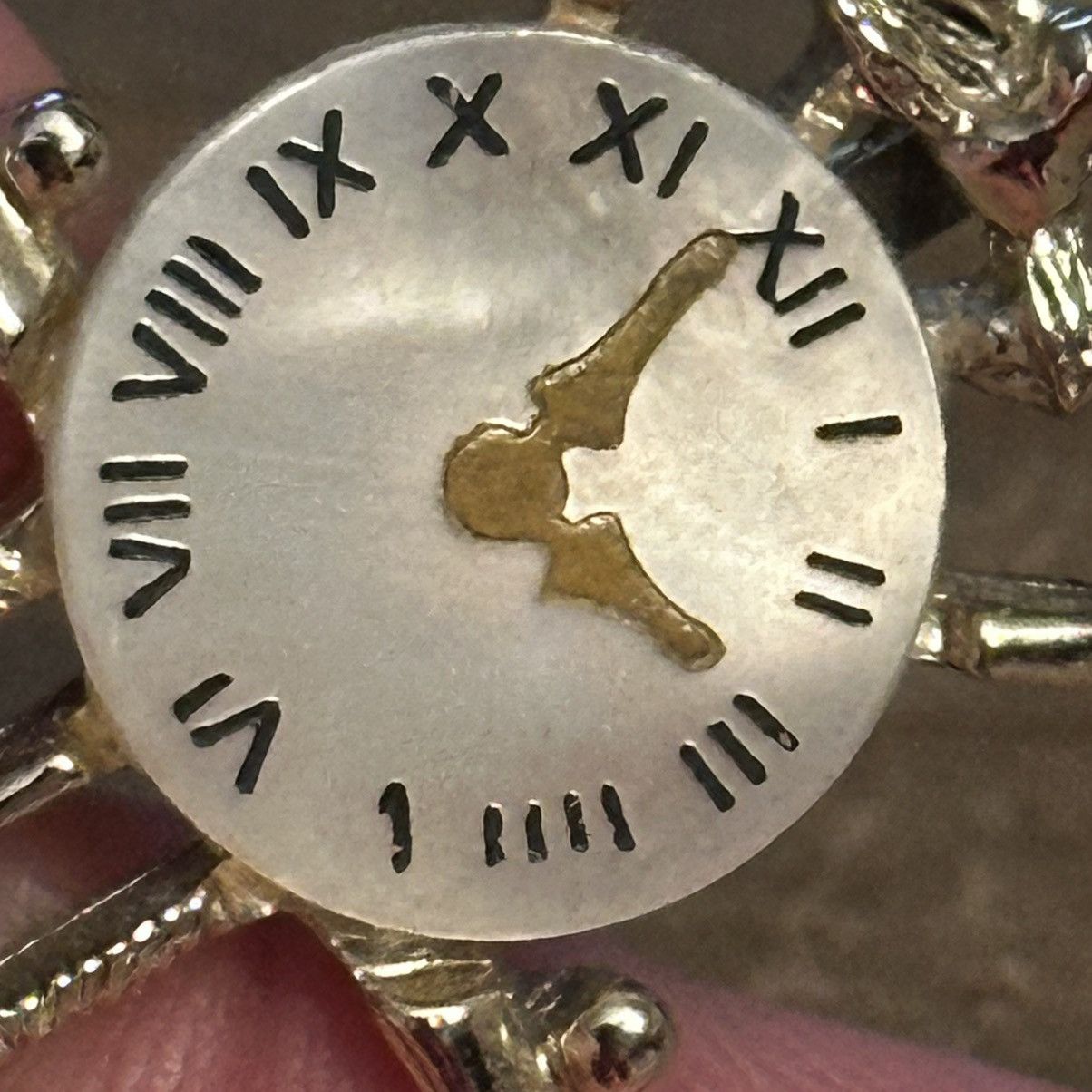 Vintage Vintage gold tone mother of pearl cuckoo clock brooch Size ONE SIZE - 3 Thumbnail