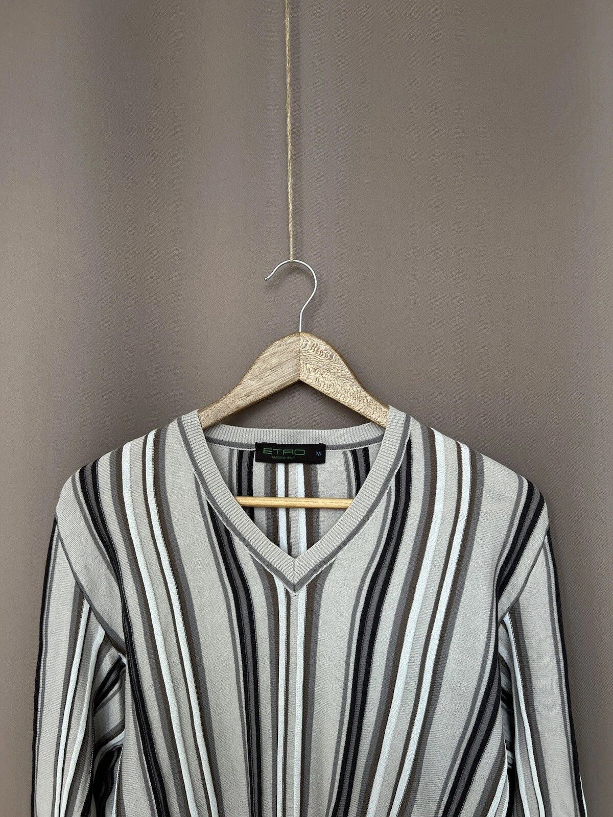 Etro Etro Wool Striped V-Neck Jumper Womens Size M Sweater Size M / US 6-8 / IT 42-44 - 2 Thumbnail