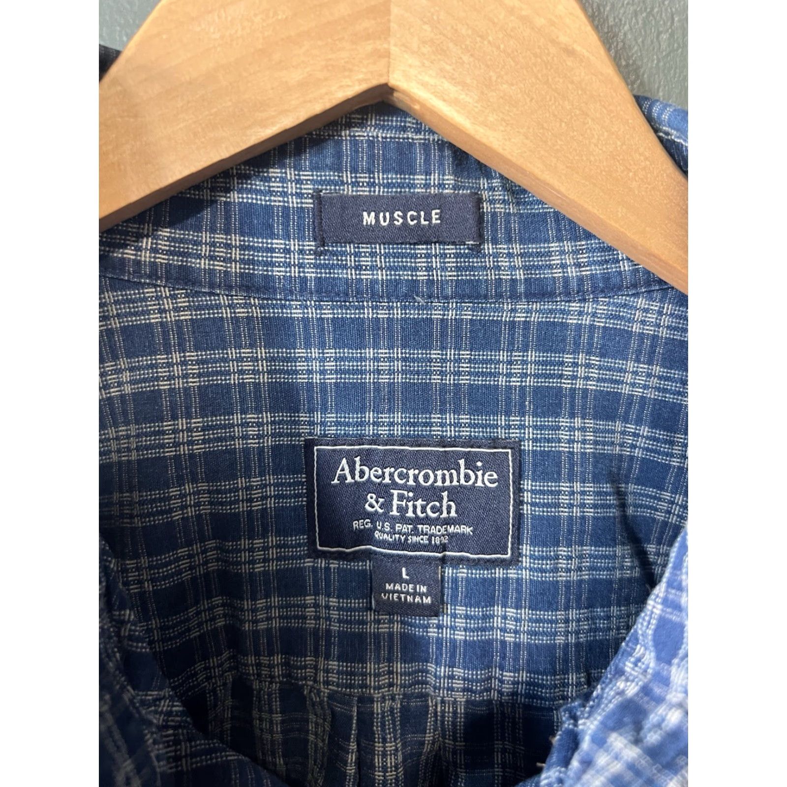 Abercrombie & Fitch Abercrombie & Fitch Mens Blue Long Sleeve Checkered Button-Up Shirt L Size US L / EU 52-54 / 3 - 3 Thumbnail