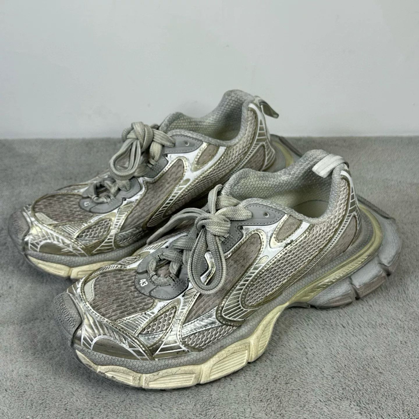 Balenciaga Balenciaga Mesh Beige Lowtop Sneakers XXXL Men Size US 10 / EU 43 - 1 Thumbnail