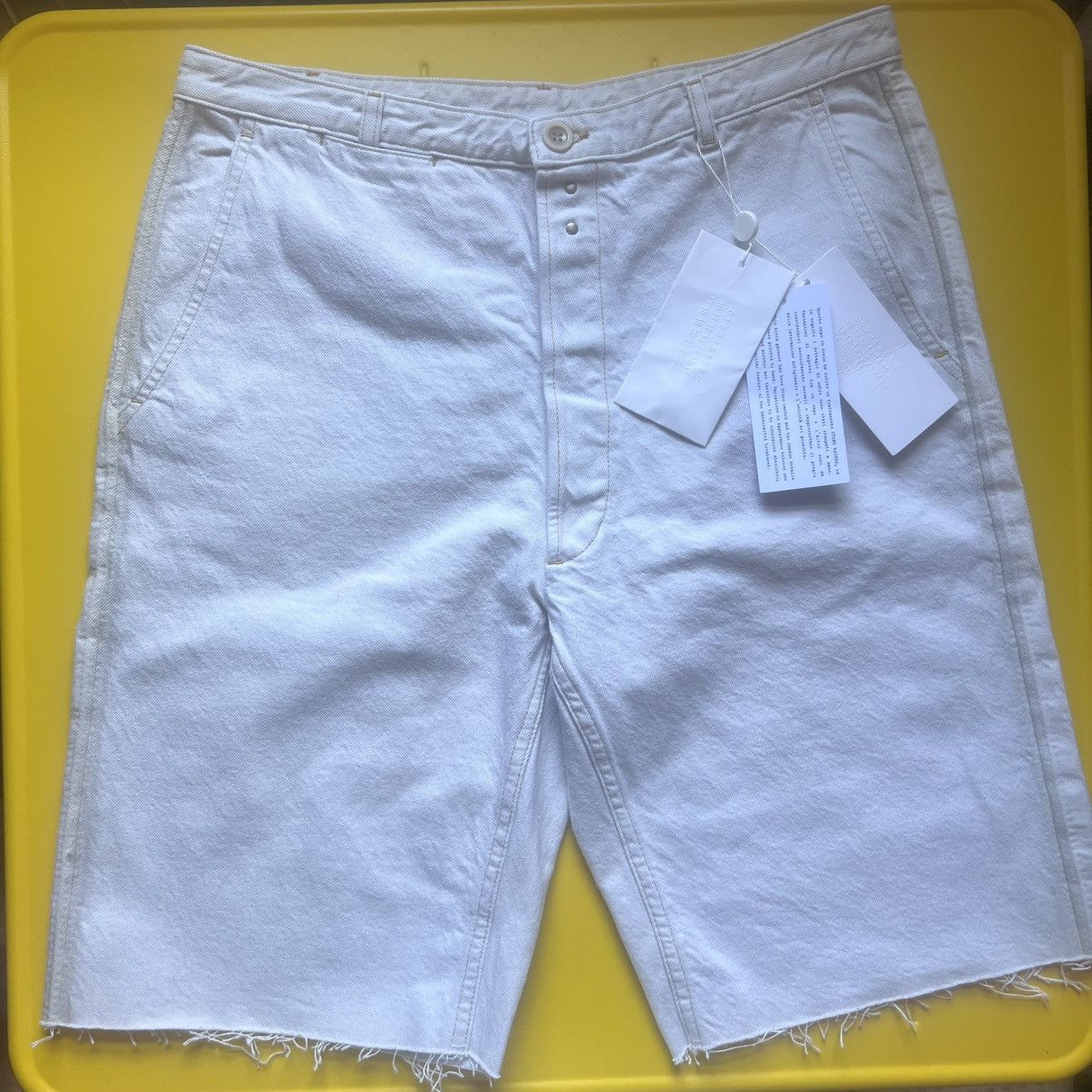 Maison Margiela SS23 hand-painted stone-washed denim shorts, sz 32–34, Italy Size US 32 / EU 48 - 4 Thumbnail
