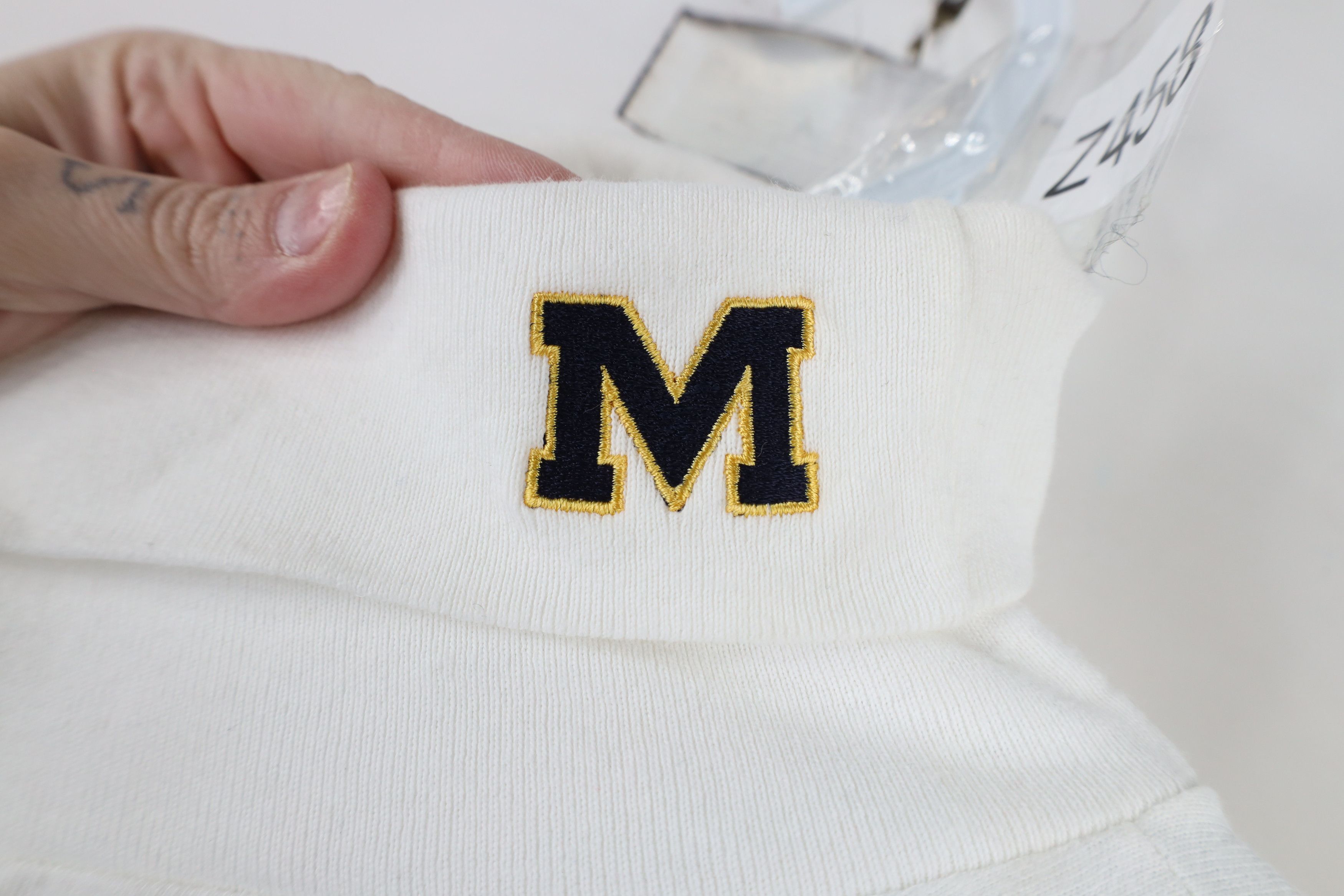 Vintage Vintage 90s University of Michigan Long Sleeve T-Shirt Size US L / EU 52-54 / 3 - 4 Thumbnail