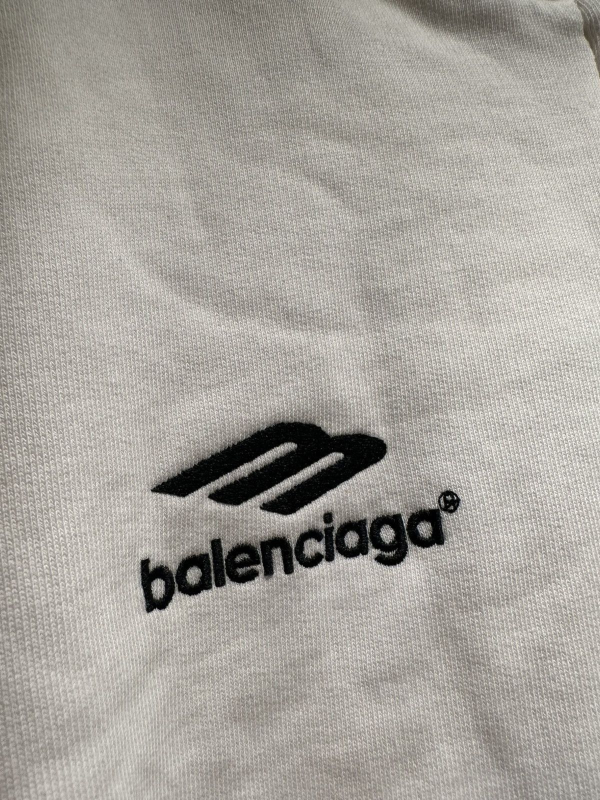 Balenciaga BALENCIAGA SOHO EXCLUSIVE ZIP-UP HOODIE – WHITE Size US XXL / EU 58 / 5 - 5 Thumbnail