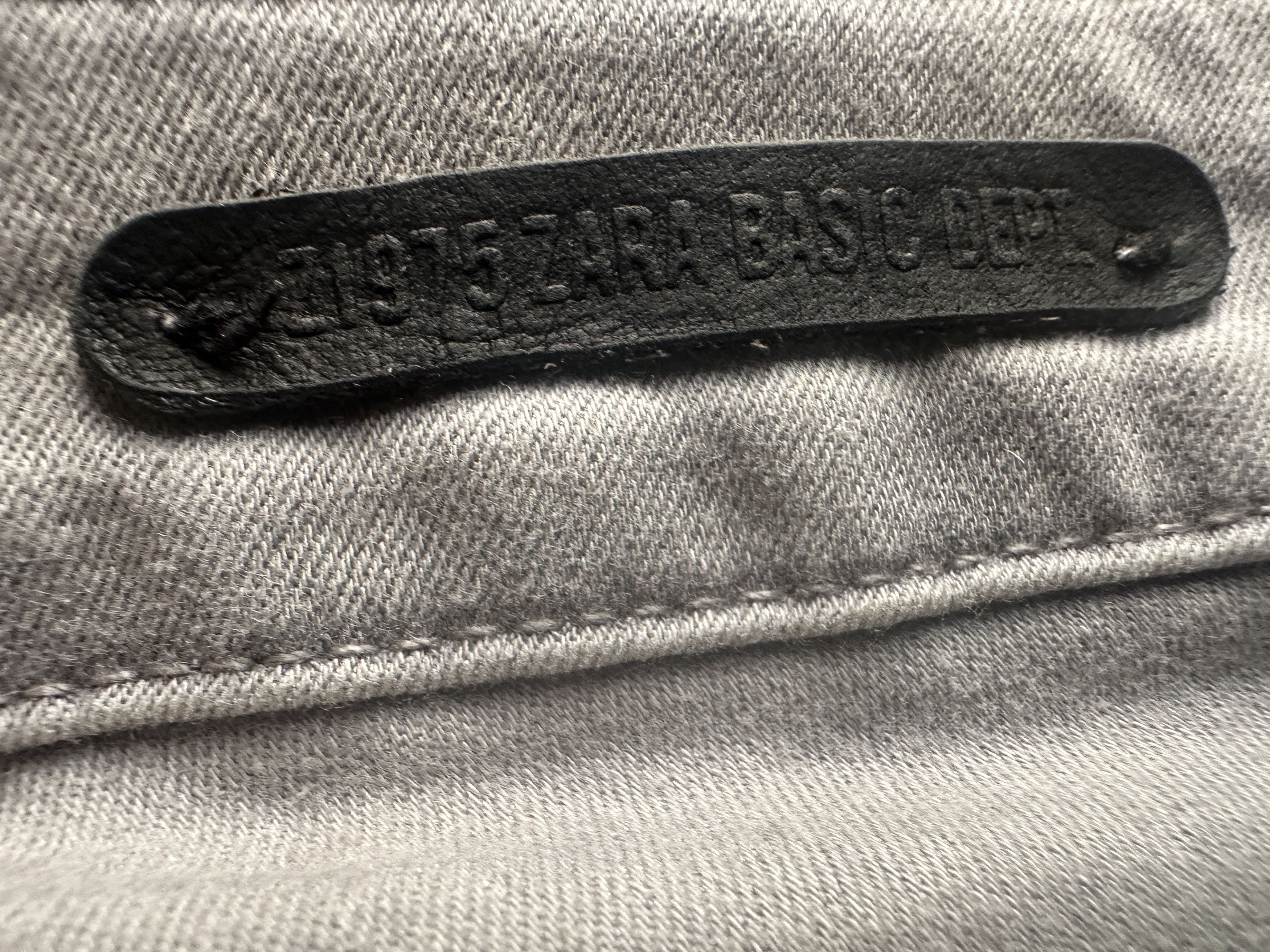 Zara Zara Gray denim skinny jeans w/distressed rigid knee & zips Size 30" / US 8 / IT 44 - 5 Thumbnail
