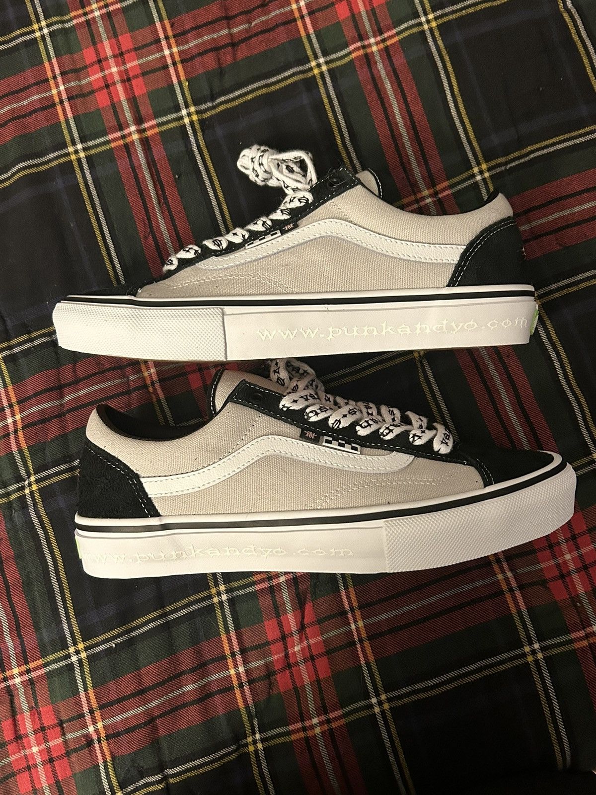 Punk and Yo PunkandYo Old Skool Vans Size US 9.5 / EU 42-43 - 3 Thumbnail