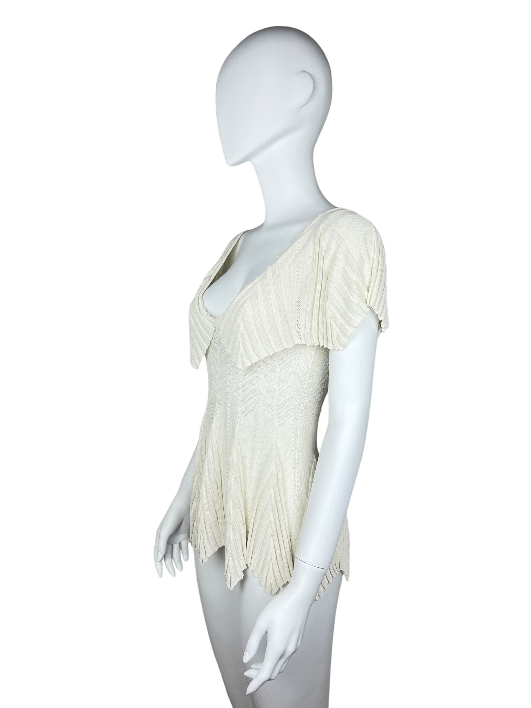 Dior Christian Dior 2006 Beige ruffled knit top. Size M / US 6-8 / IT 42-44 - 2 Thumbnail