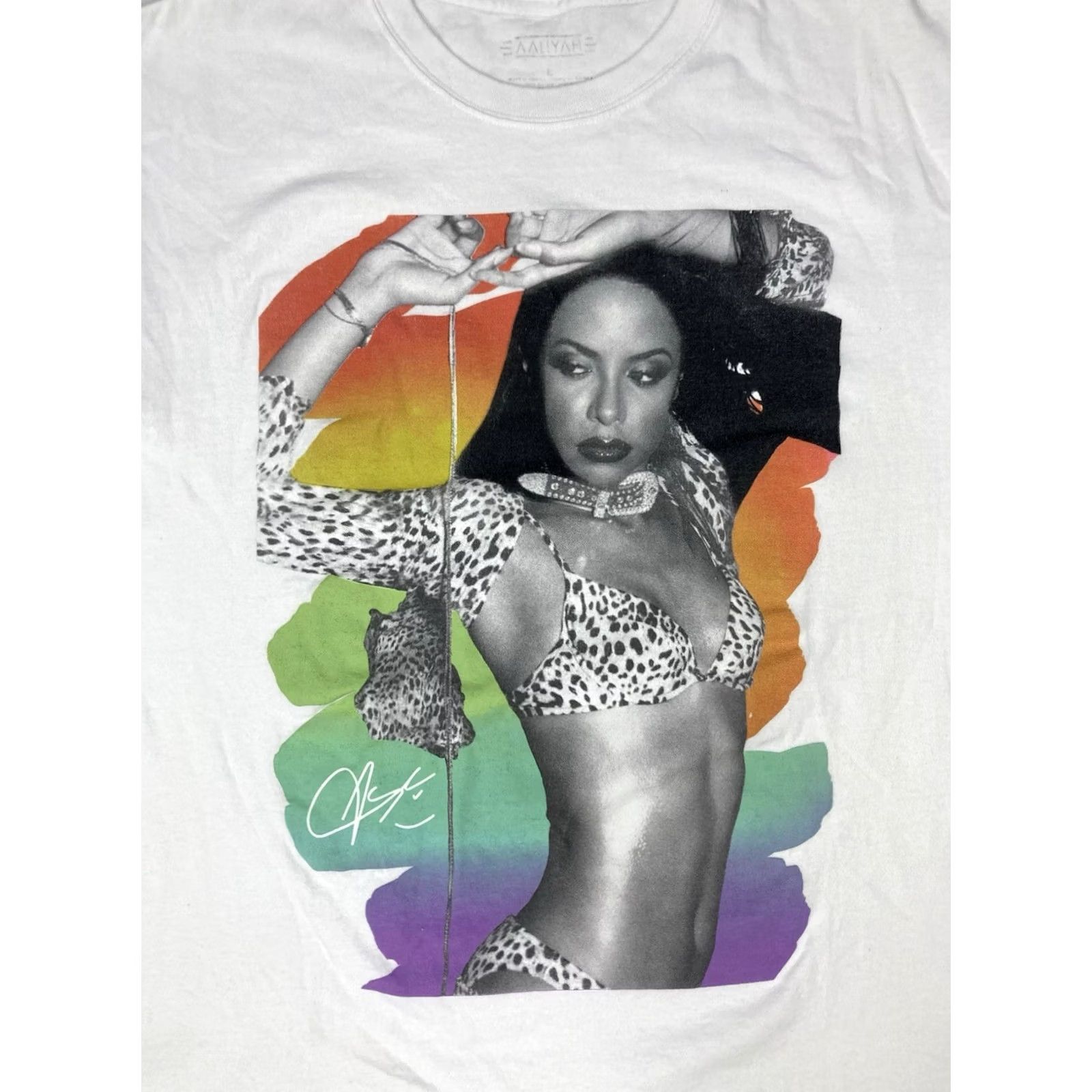 Vintage Aaliyah Graphic T-shirt Men L White Short Sleeve Music Shirt Size US L / EU 52-54 / 3 - 2 Thumbnail