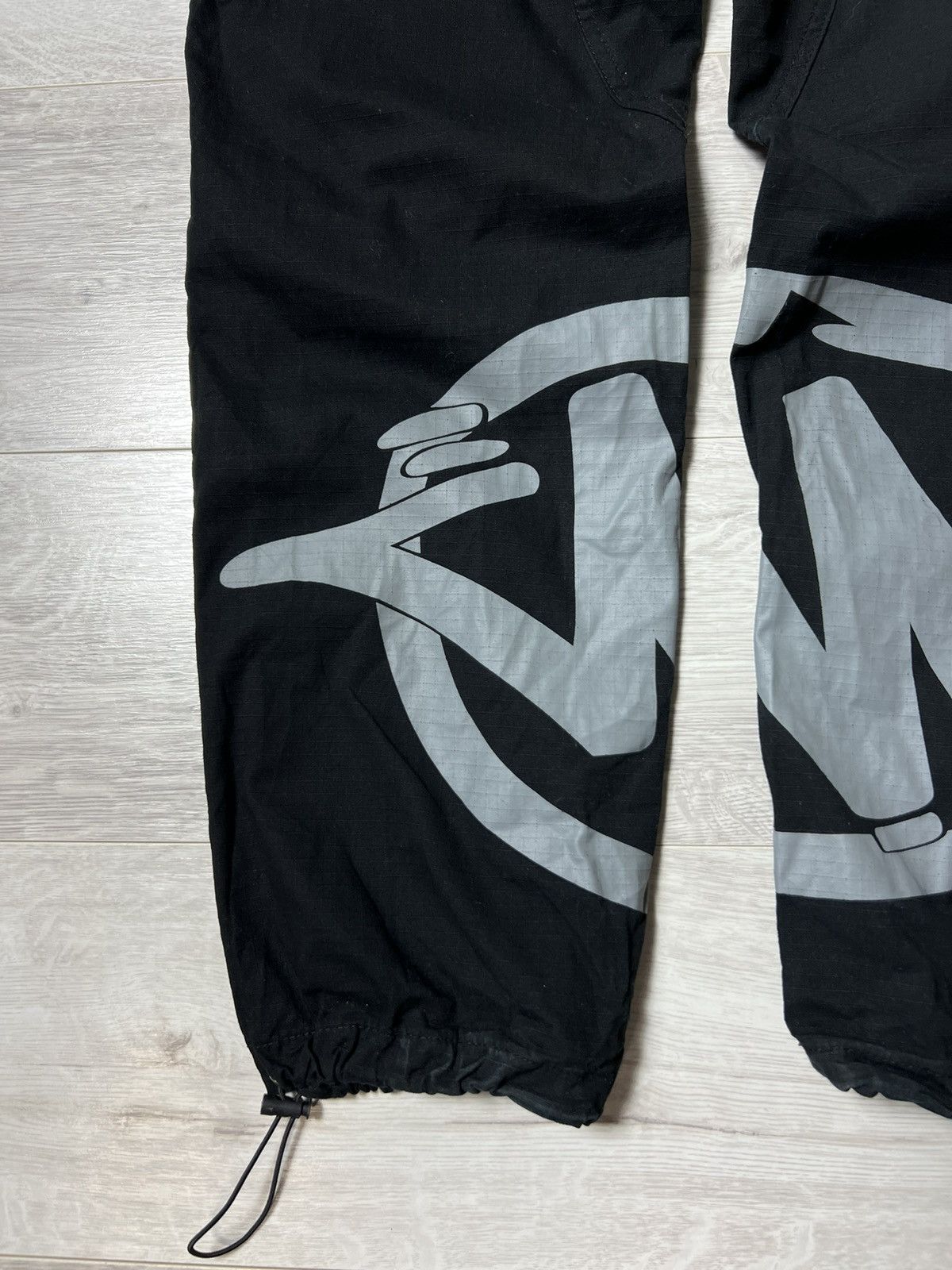 Other Rare Minus Two Cargo Parachute Pants Big Logo Size S Size US 31 - 15 Thumbnail