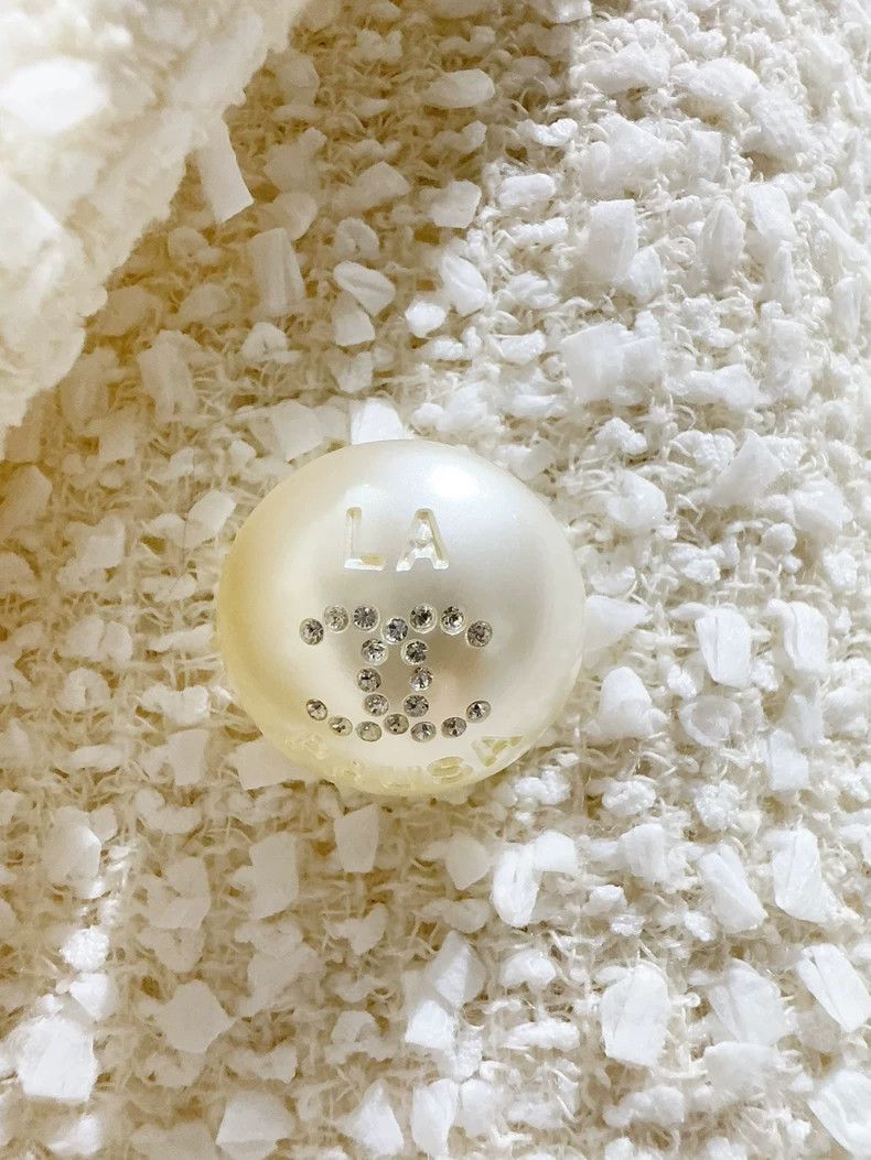 Chanel Chanel Cruise series popular pearl buckle jacket 2503-Nexta Size XS / US 0-2 / IT 36-38 - 2 Thumbnail