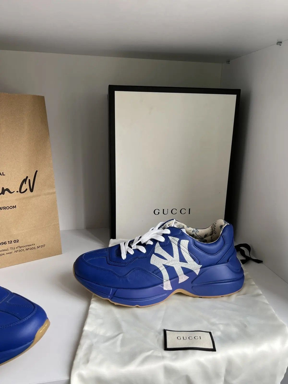 Gucci Vintage Gucci Men’s Rhyton Sneakers with NY Yankees Print Size US 9.5 / EU 42-43 - 4 Thumbnail